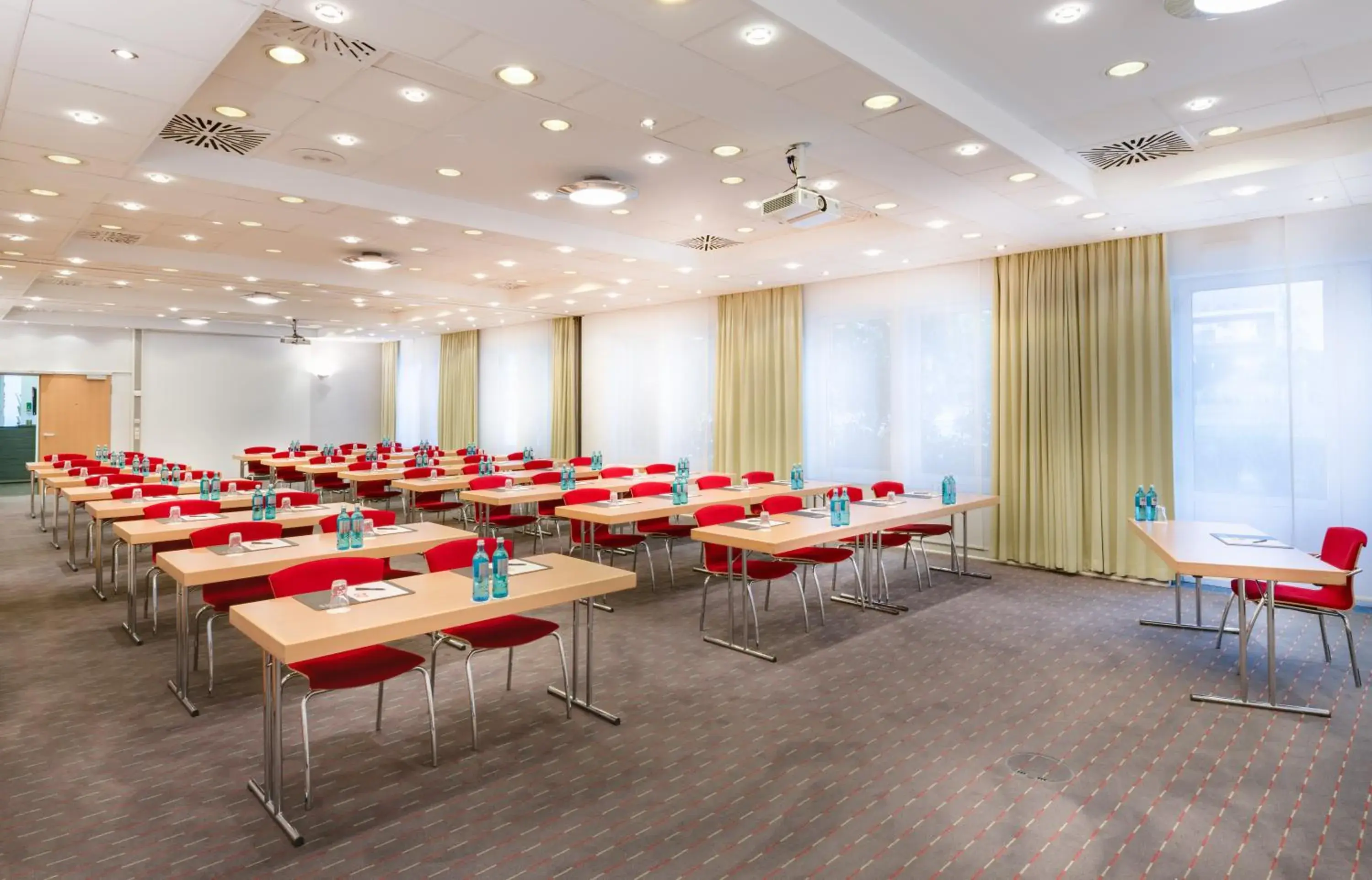 Meeting/conference room in Novina Hotel Wöhrdersee Nürnberg City