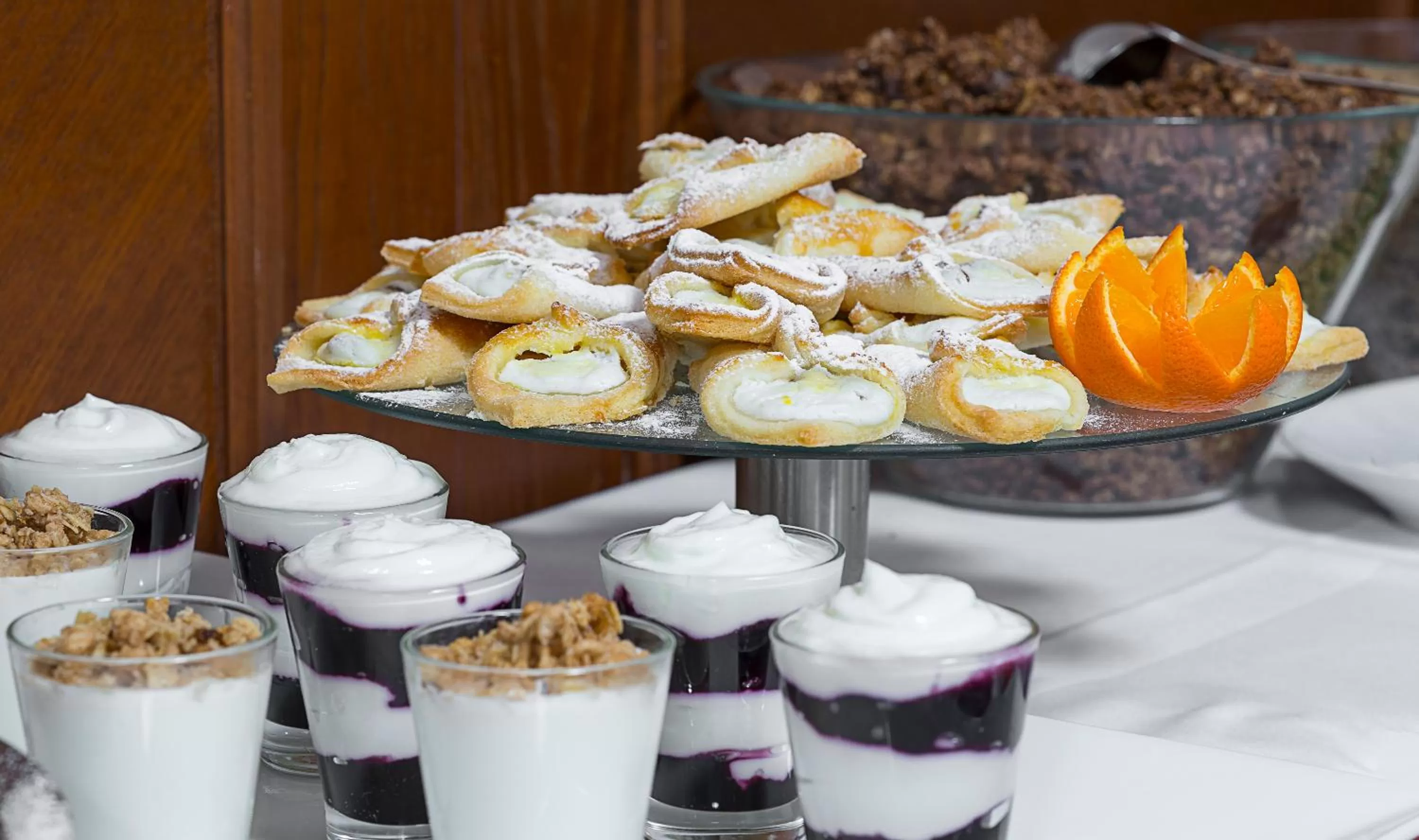 Buffet breakfast in Residence Romanza