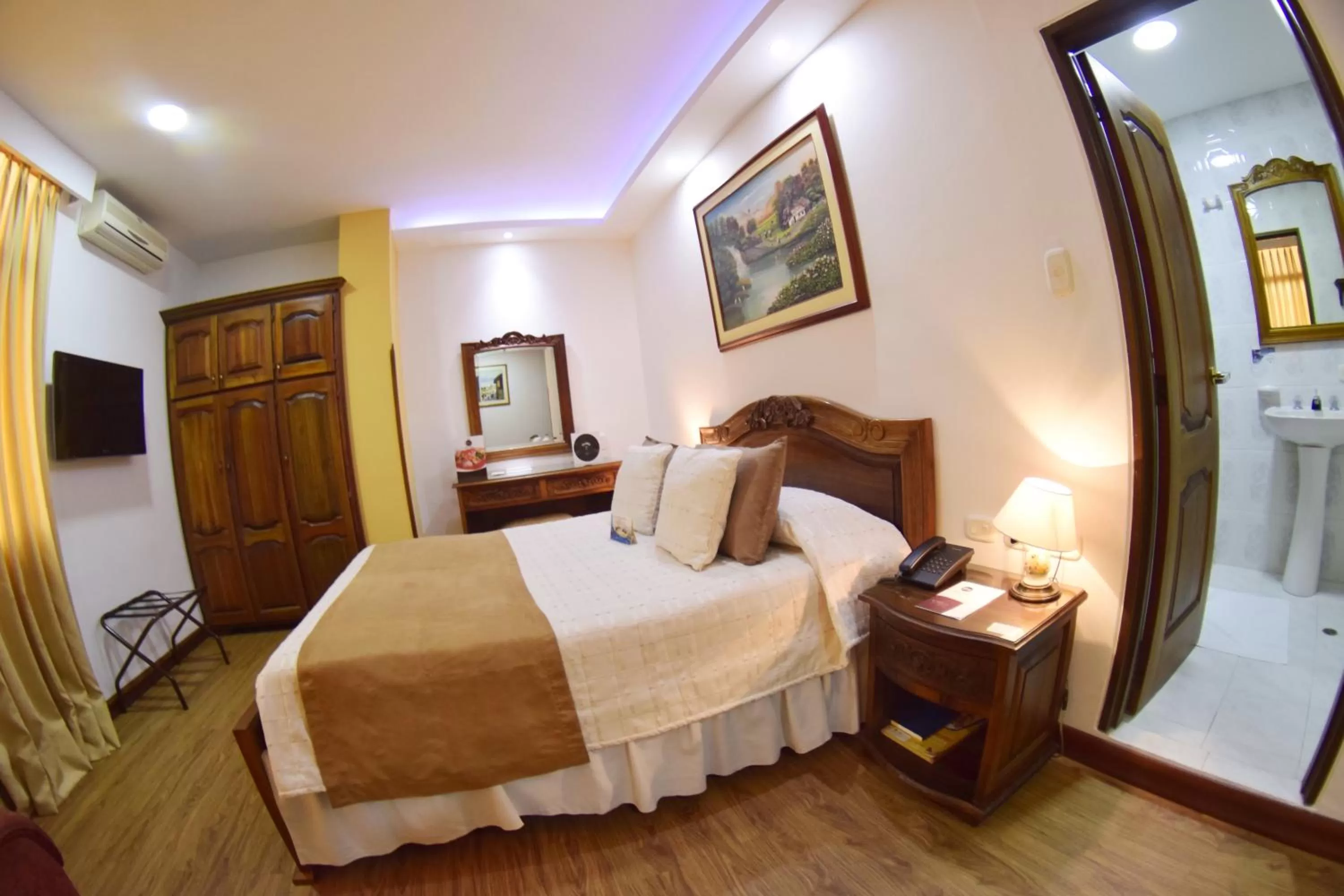 Property building, Bed in El Gran Hotel de Pereira
