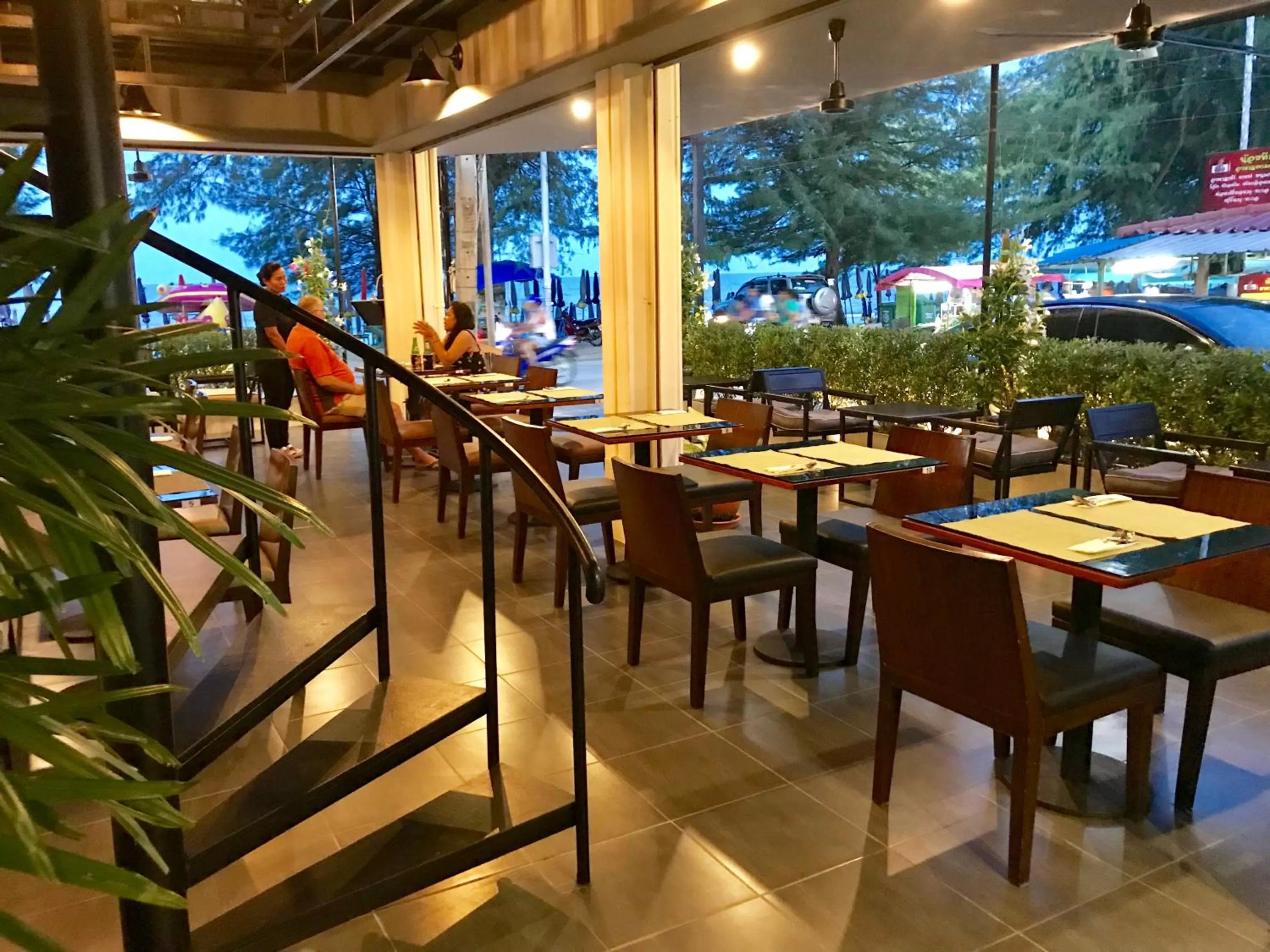 Restaurant/places to eat in THE BEACH CHA AM Residence