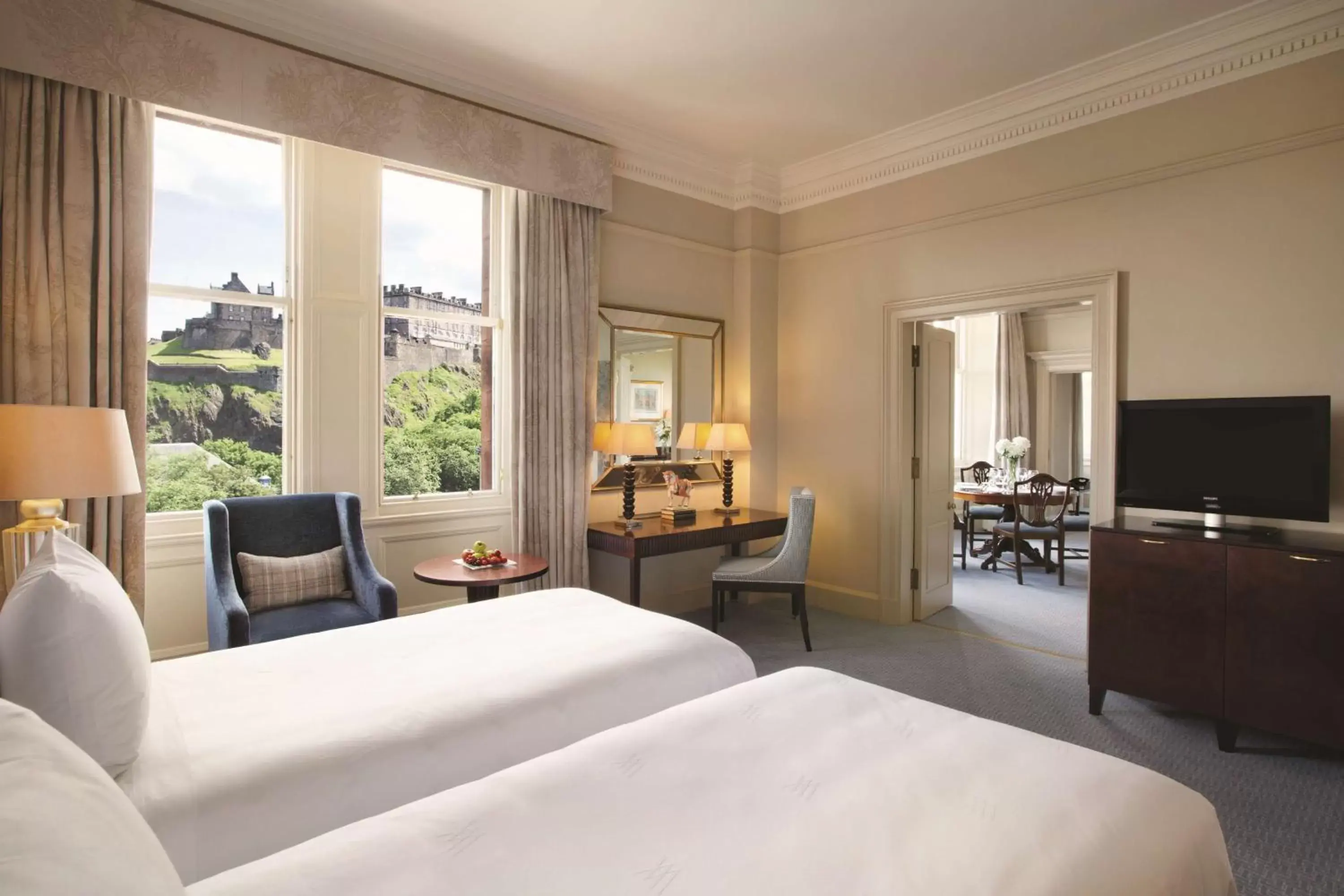 Bed in Waldorf Astoria Edinburgh - The Caledonian