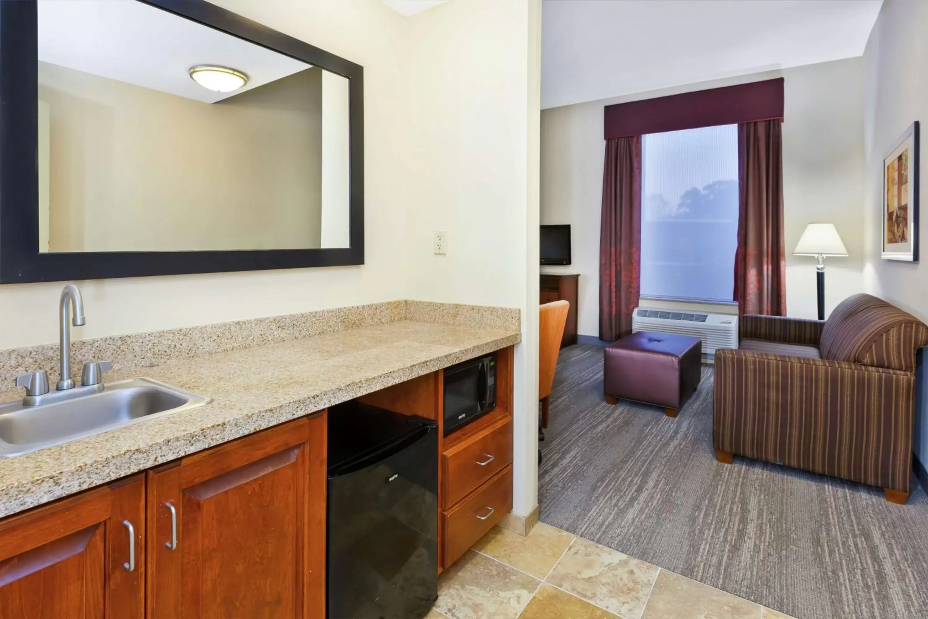 Bedroom, Bathroom in Hampton Inn & Suites Exmore - Eastern Shore