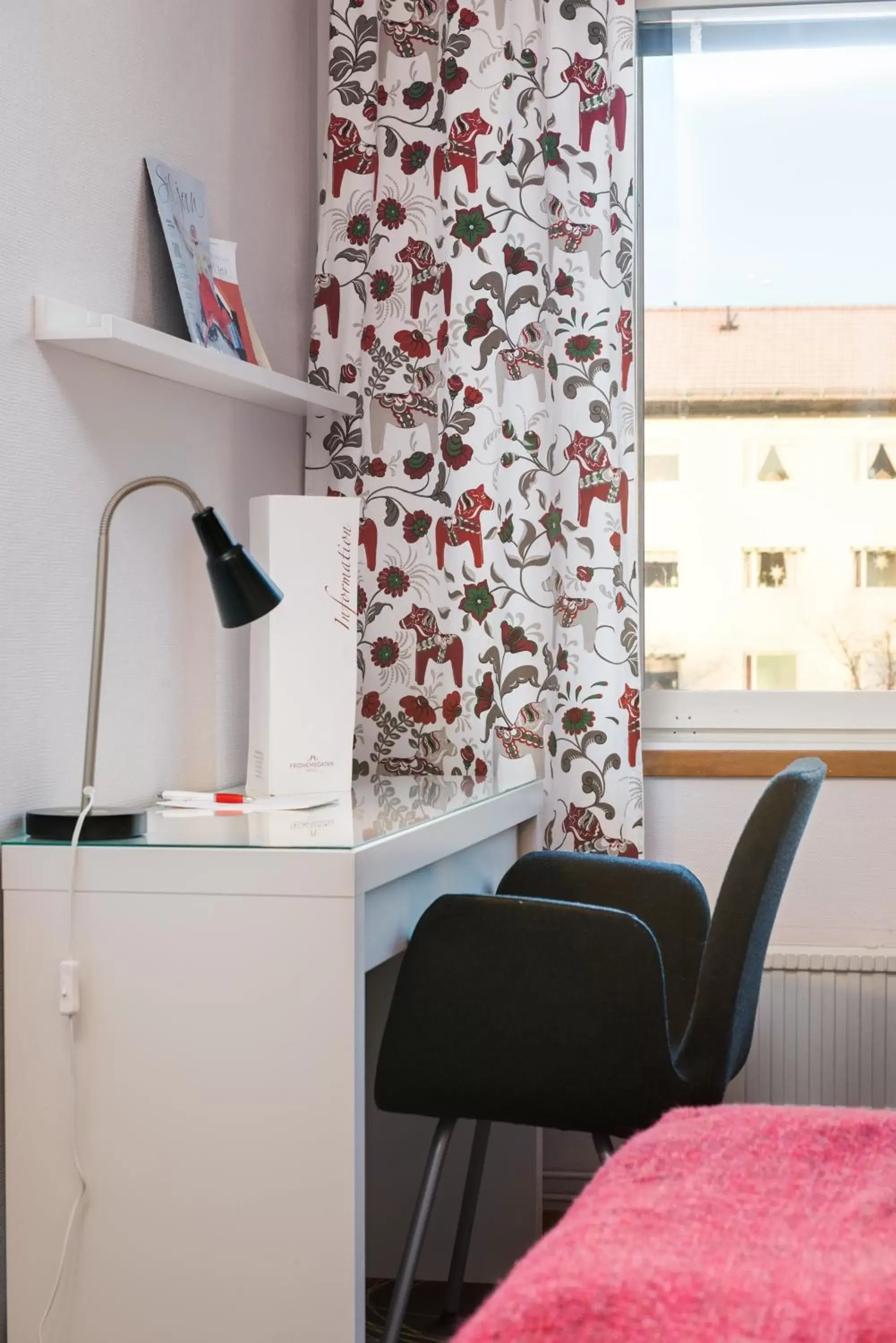 Seating area, Kitchen/Kitchenette in Hotell Fridhemsgatan