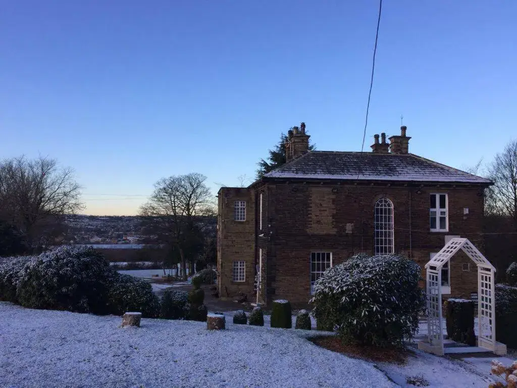 Winter in Gomersal Lodge Hotel