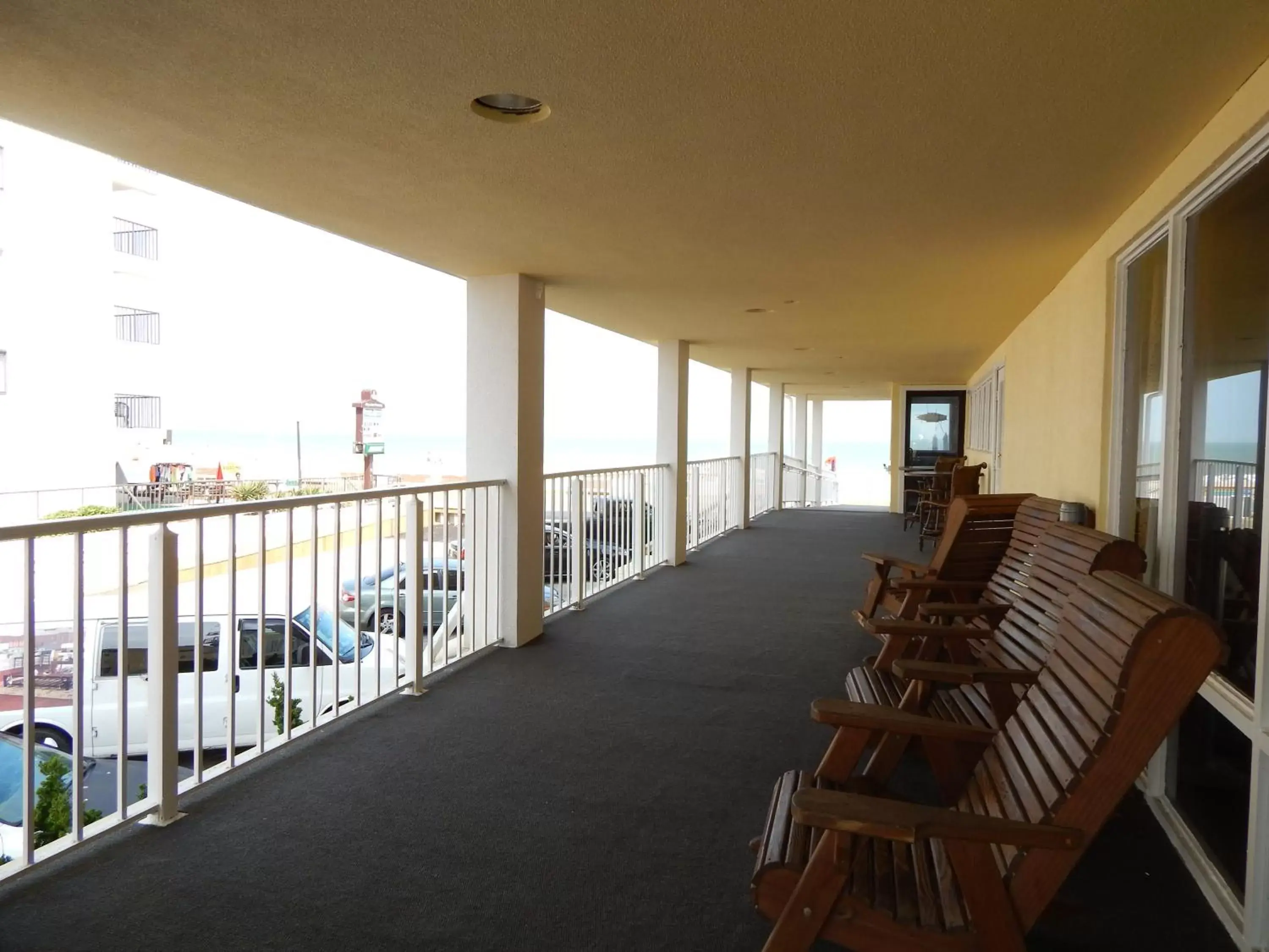 Facade/entrance in Howard Johnson Plaza by Wyndham Ocean City Oceanfront