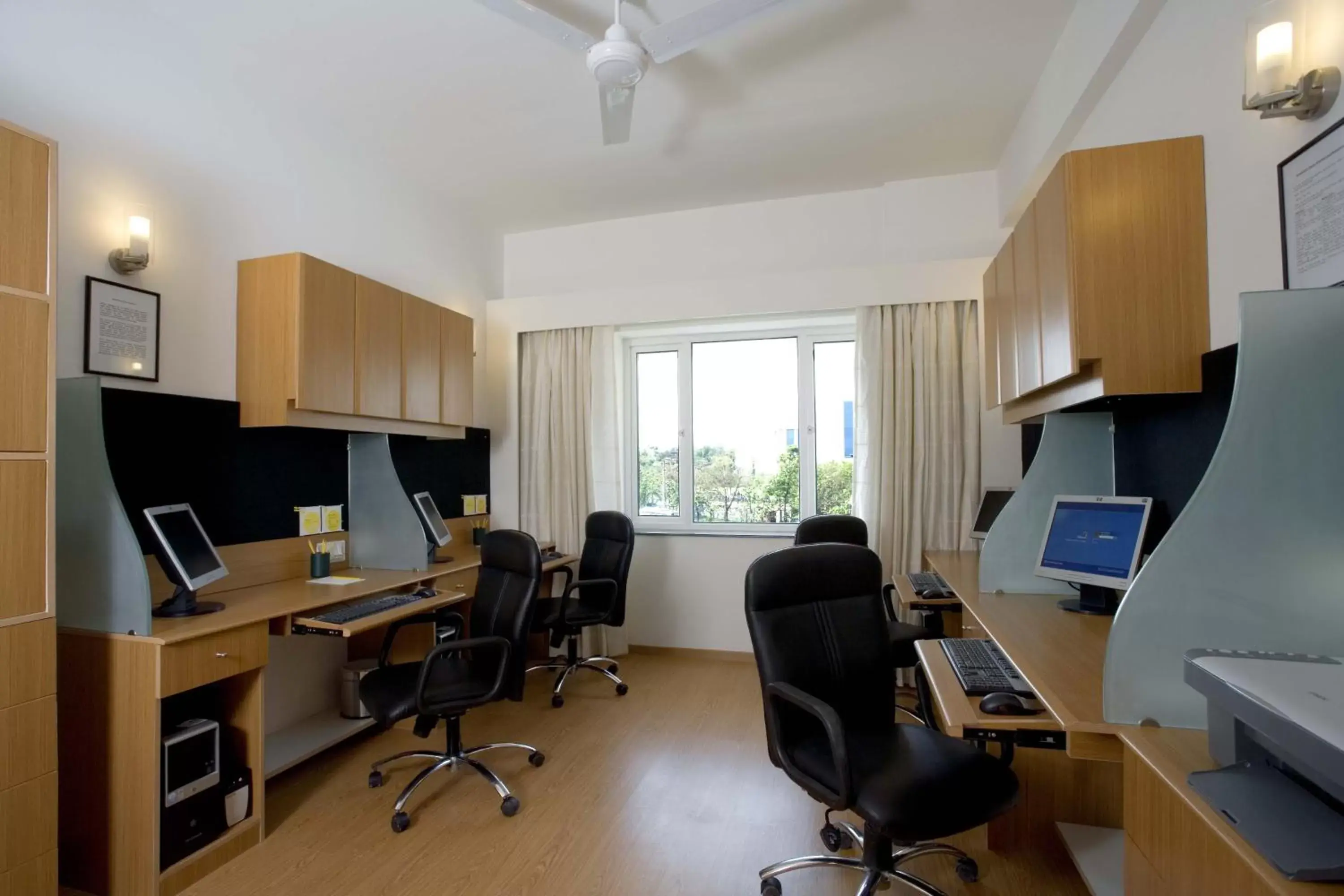 Business facilities in Lemon Tree Hotel Hinjewadi Pune