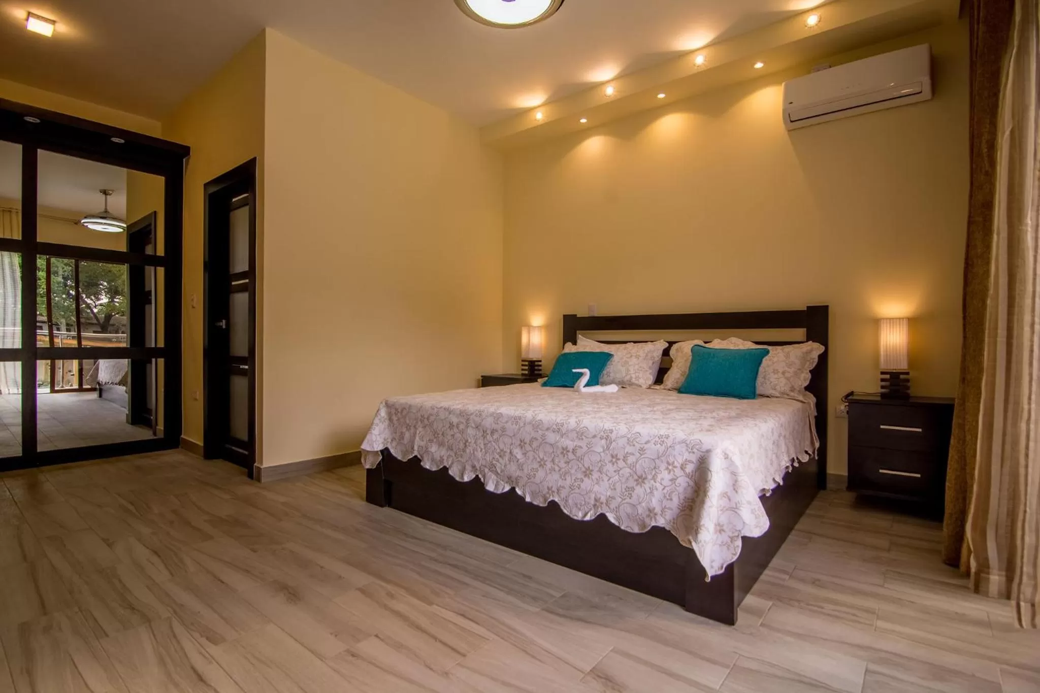 Bed in Caribbean Diamond Boutique Hotel