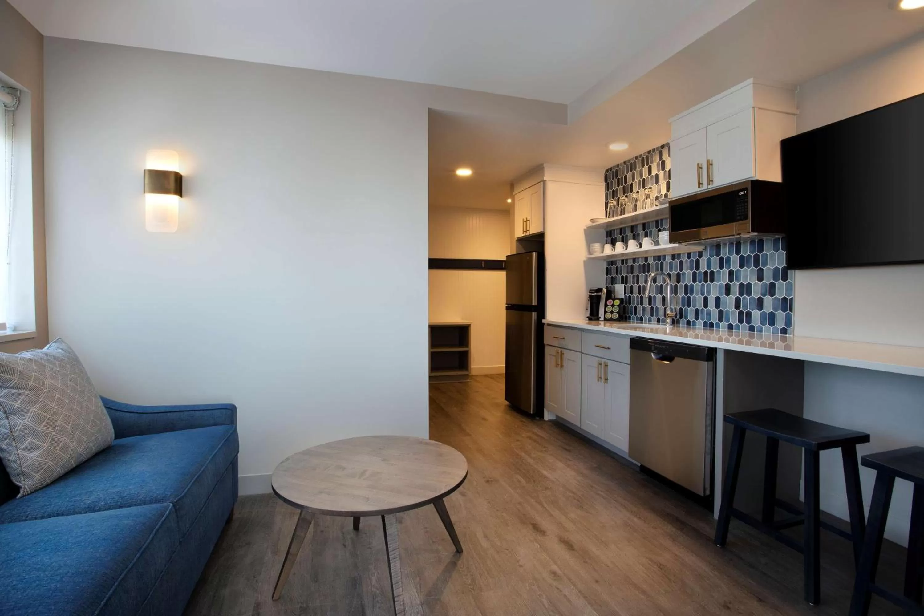 Kitchen or kitchenette in Fenwick Shores, Tapestry Collection by Hilton