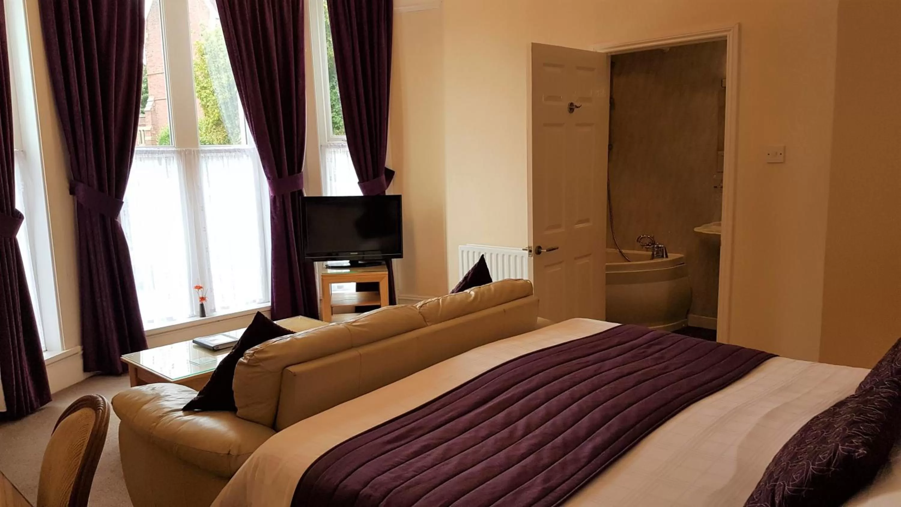 TV and multimedia, Bed in Paignton Court