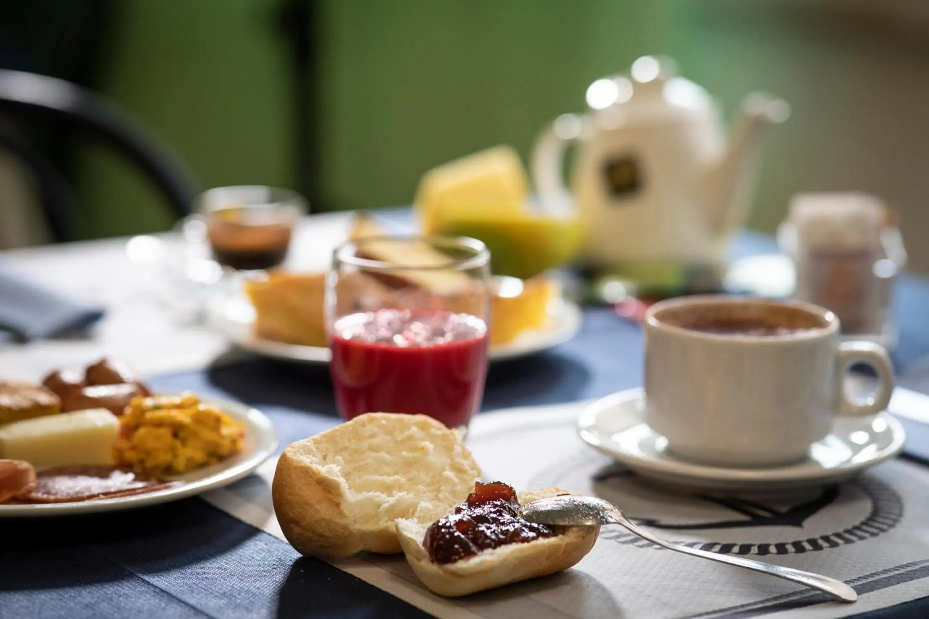 Food and drinks, Breakfast in Amadei Hotel Blumen