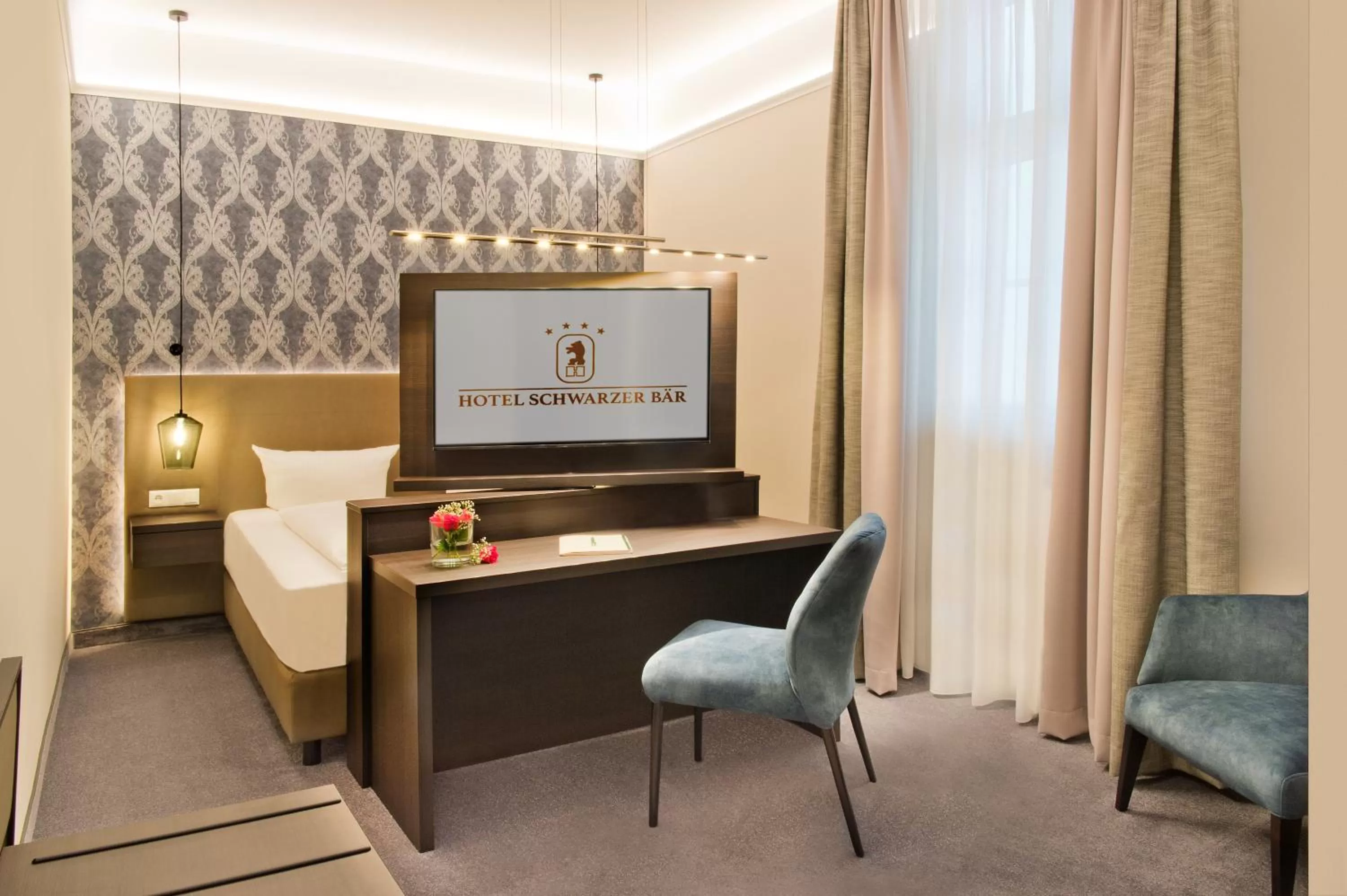 Photo of the whole room, Bed in Schwarzer Bär Jena