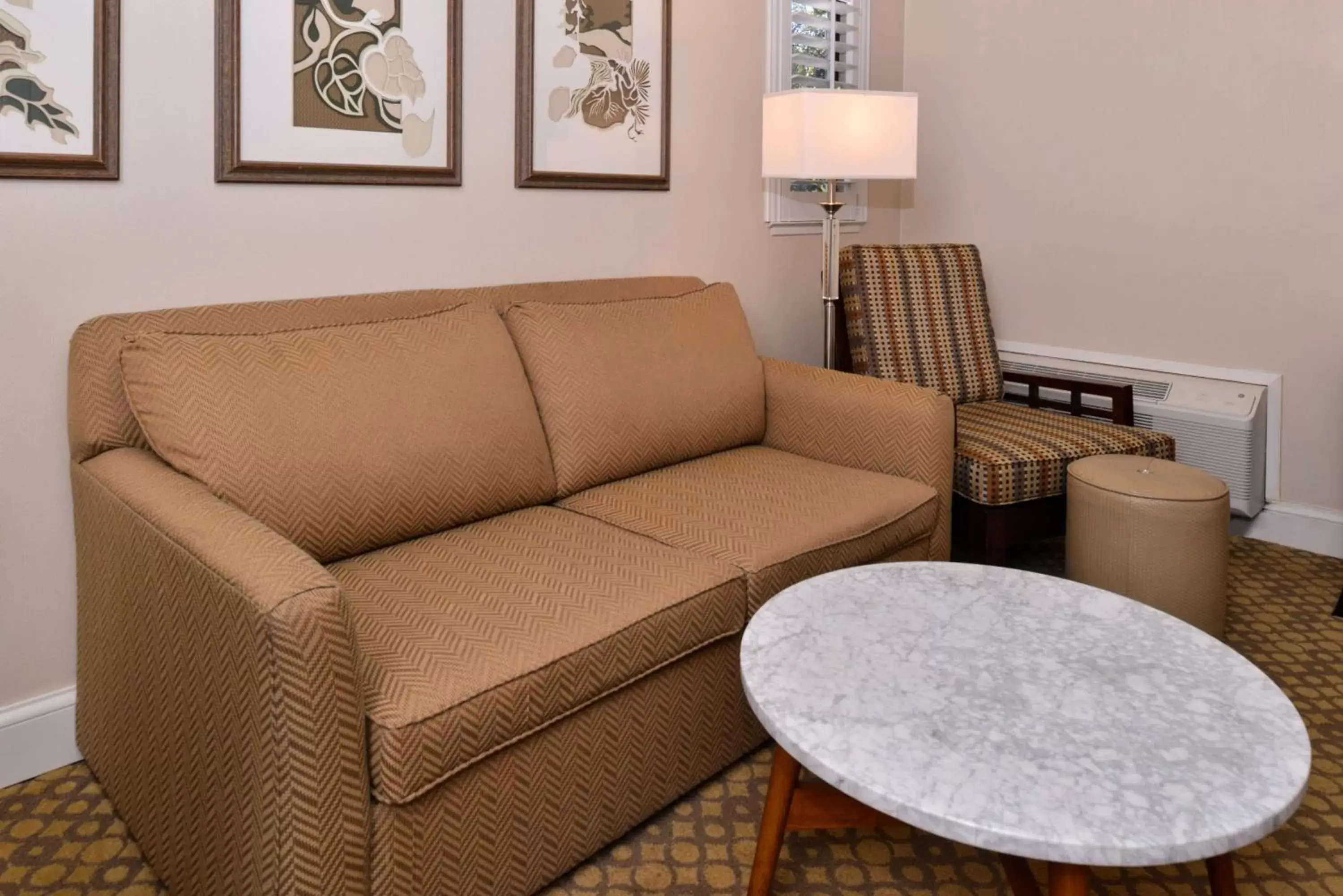 Bedroom, Seating Area in Best Western Corte Madera Inn