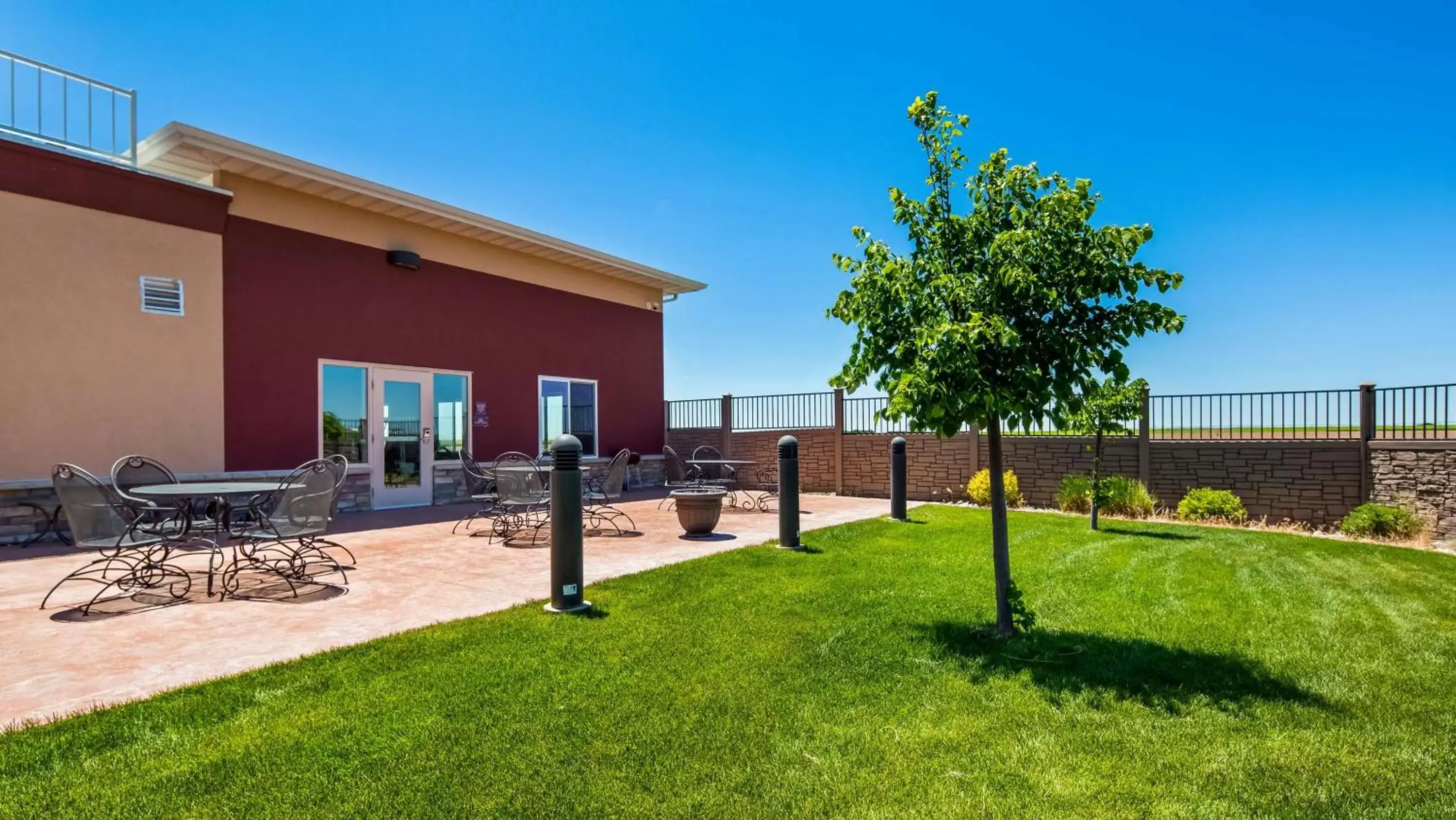 Property building in Best Western Plus Carousel Inn & Suites Burlington Property building in Best Western Plus Carousel Inn & Suites Burlington