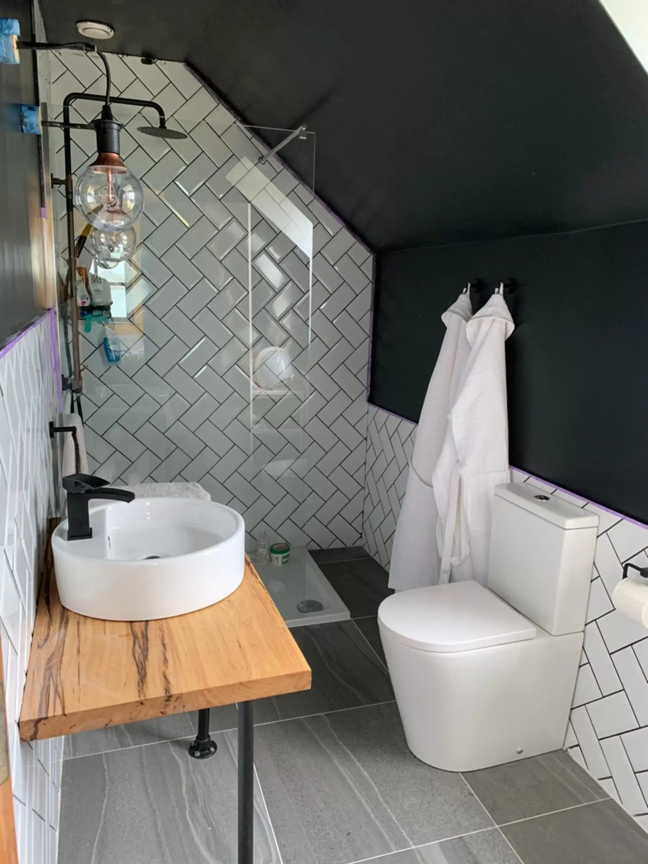 Shower, Bathroom in Heir Island House