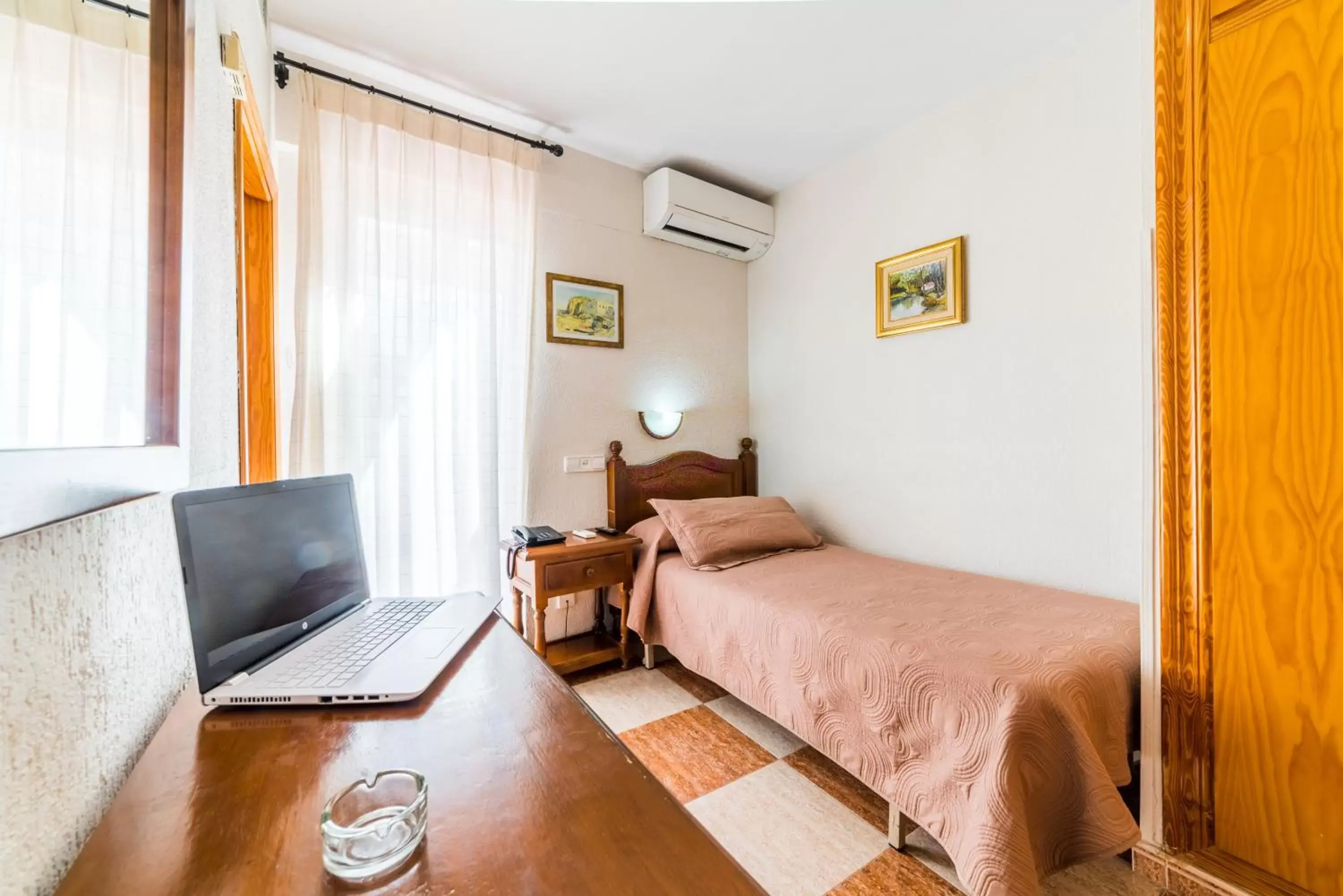 Photo of the whole room, Bed in Hotel Sevilla