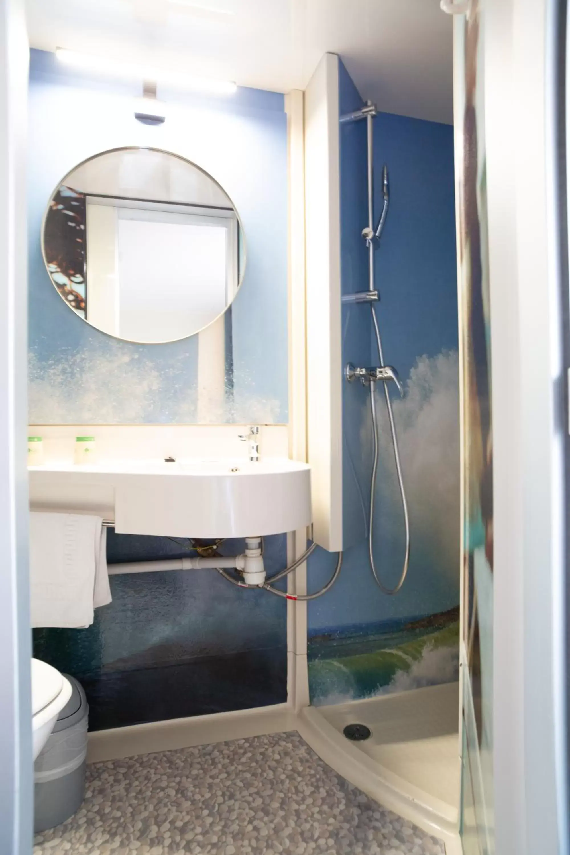 Shower, Bathroom in Hôtel Les Genêts Bayonne