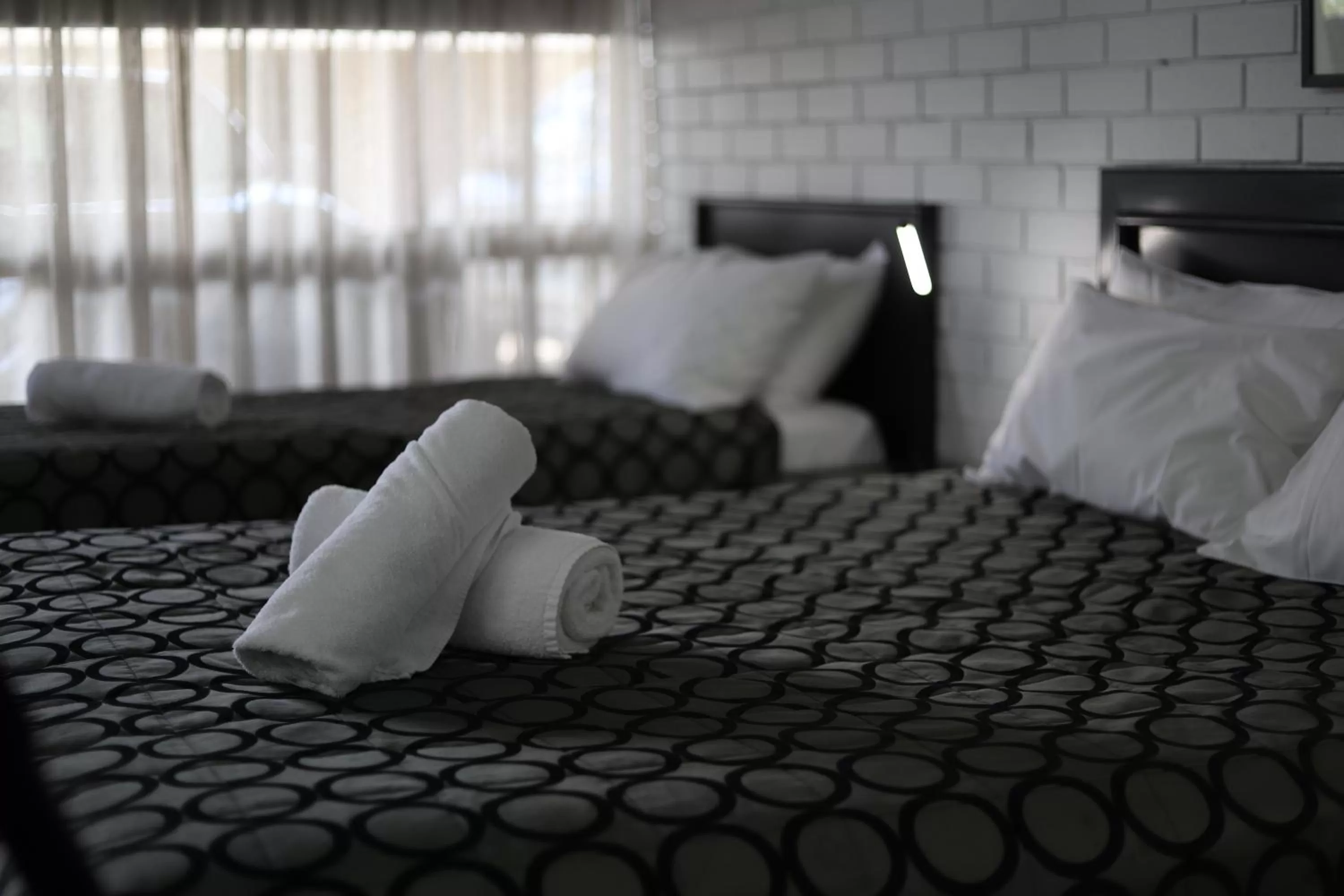 Bed in The Town House Motor Inn