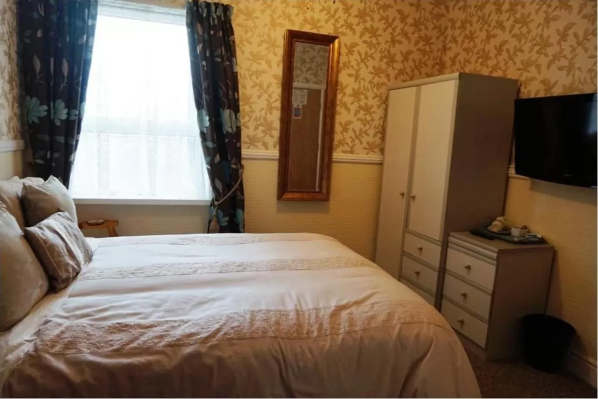 Bed in Dunromin Hotel