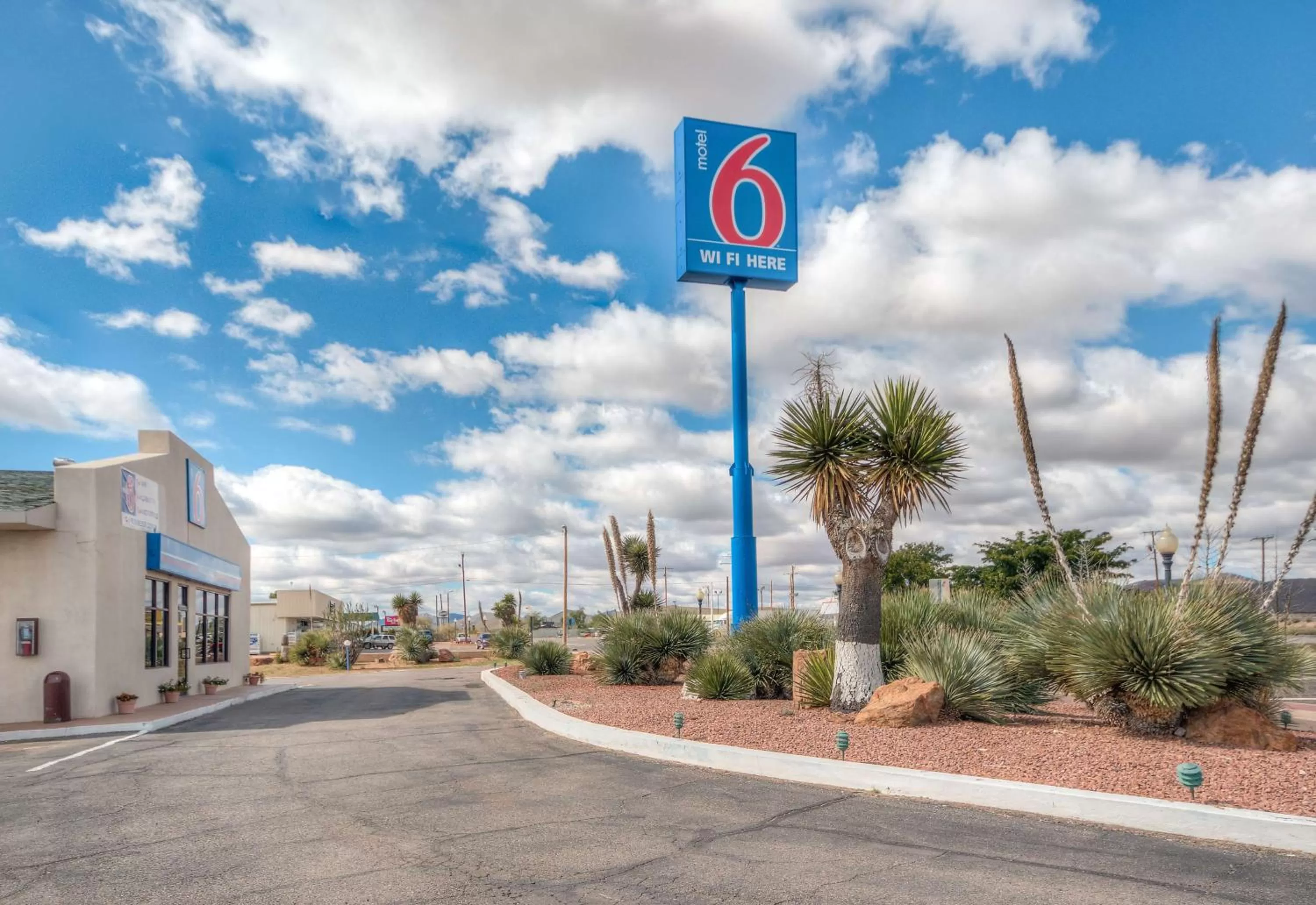 Property building in Motel 6-Van Horn, TX