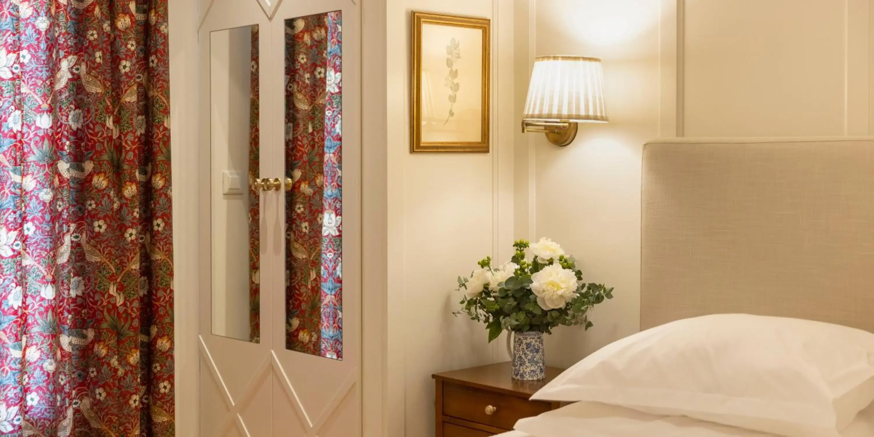 Decorative detail, Bed in Despotiko Hotel