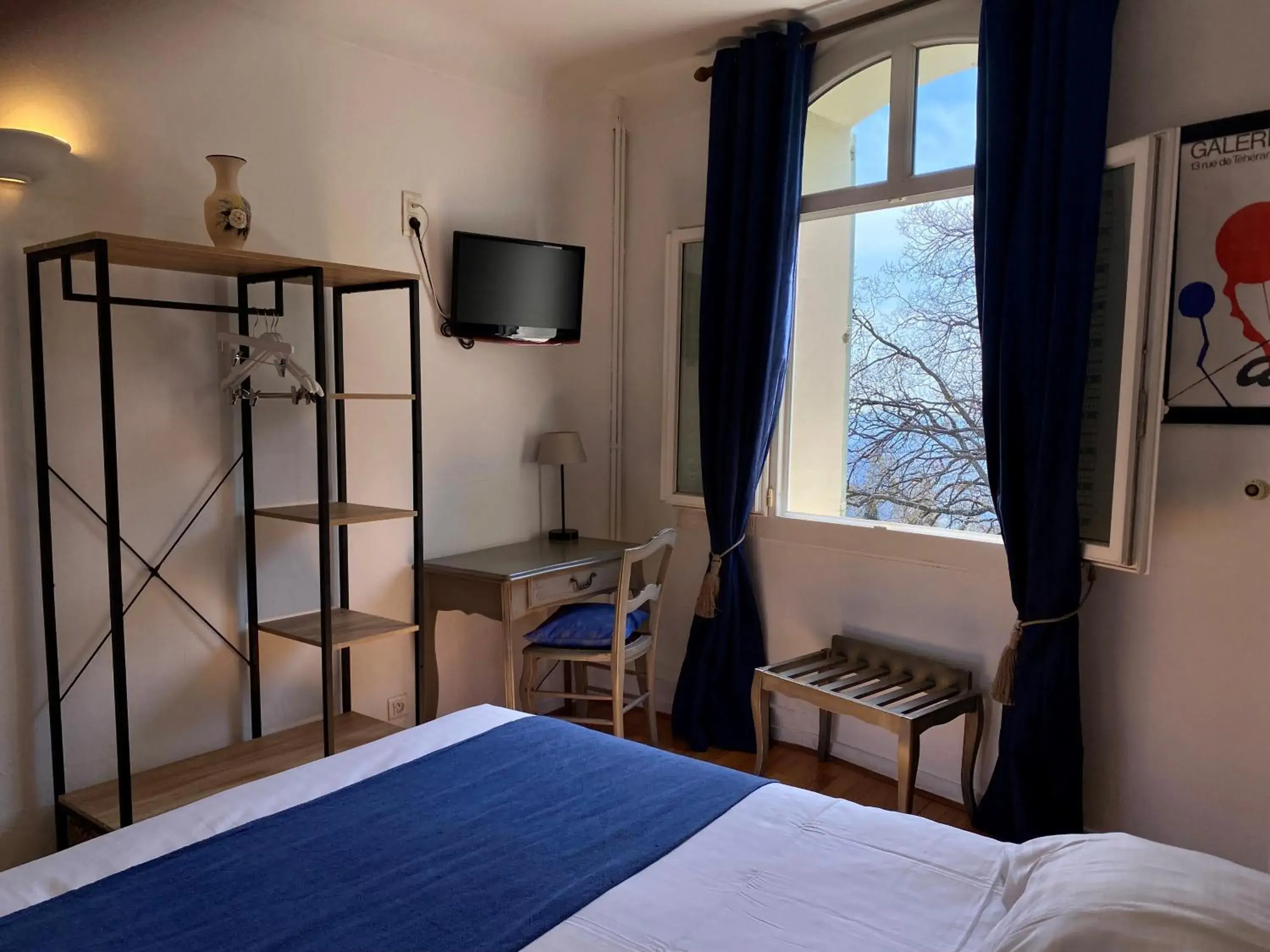 Superior Double Room in Logis Hôtel La Bellaudière Superior Double Room in Logis Hôtel La Bellaudière