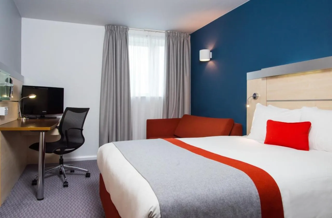 Holiday Inn Express Swindon City Centre by IHG