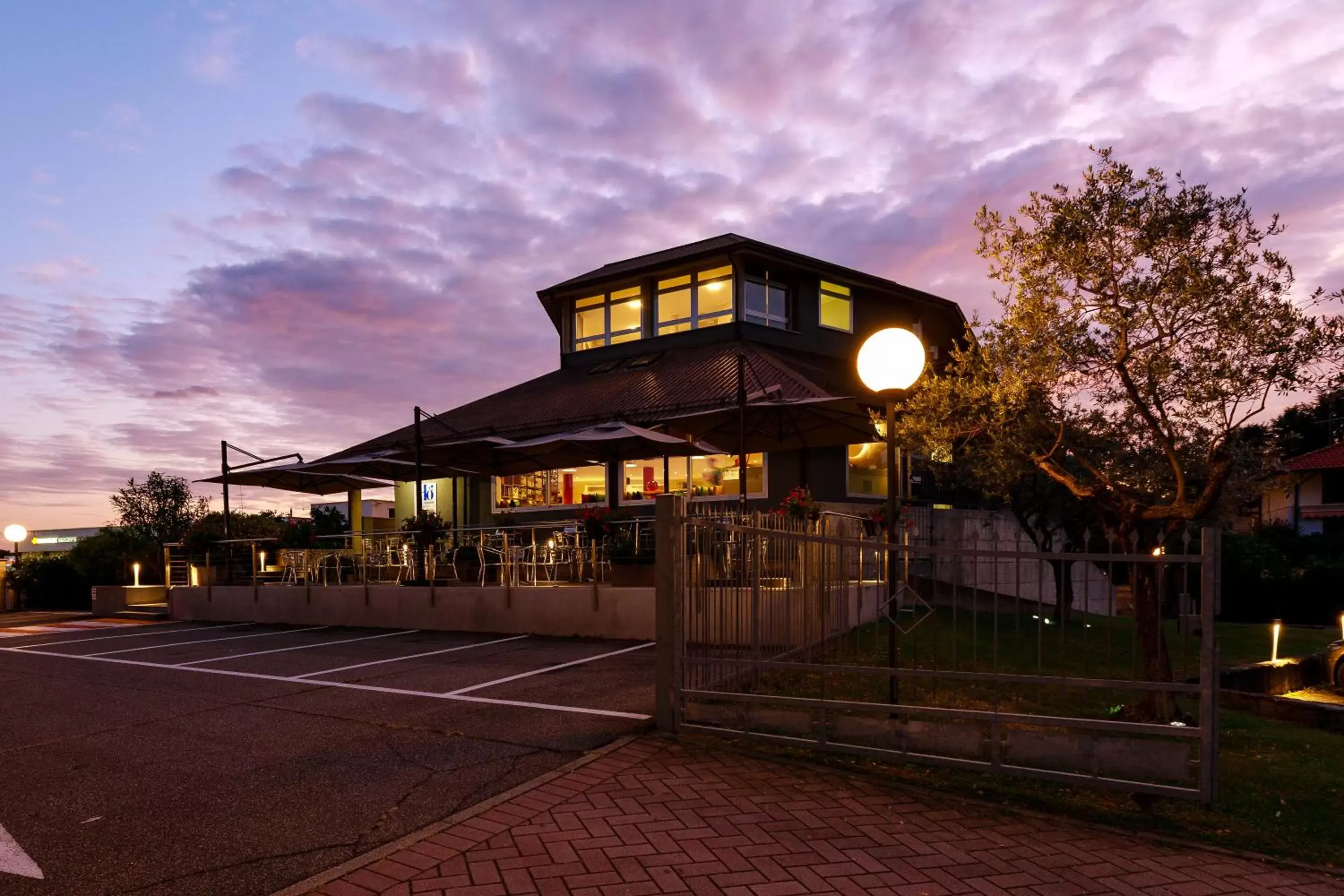 Property Building in Hotel Oleggio Malpensa