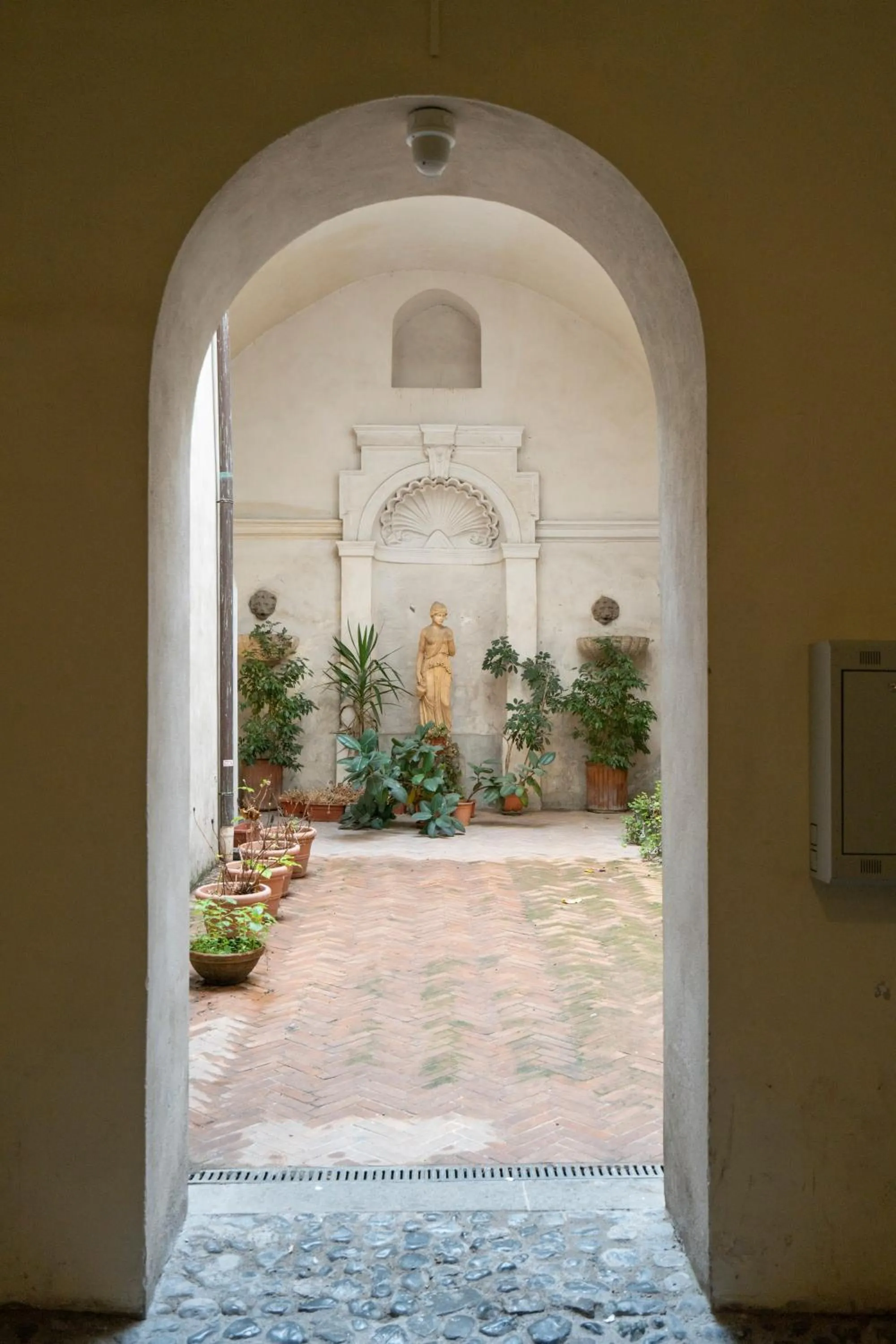 Facade/entrance in Campo de' Fiori 34
