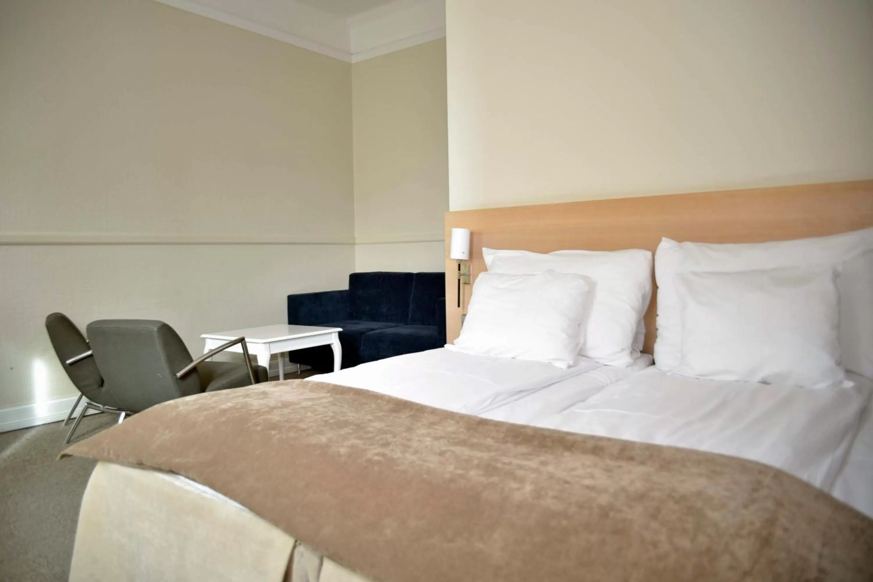 Bed in Home Hotel Savoy