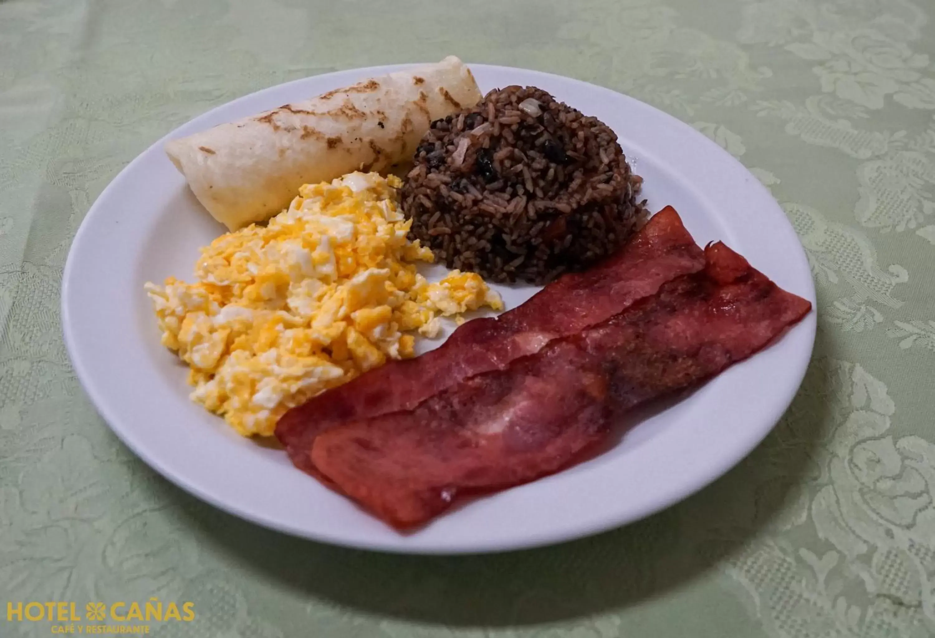 Breakfast in Hotel Cañas