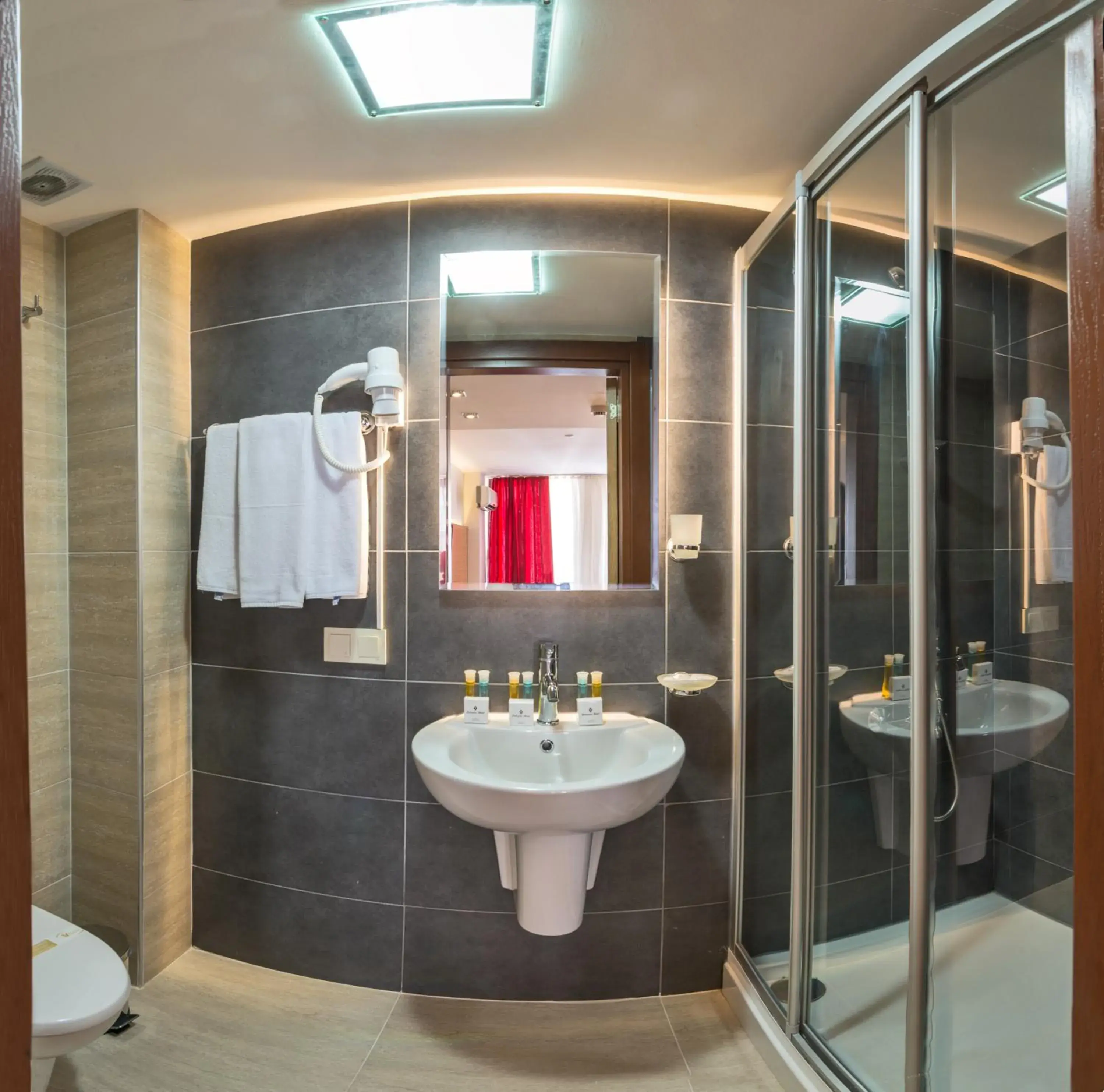 Bathroom in Erbazlar Hotel
