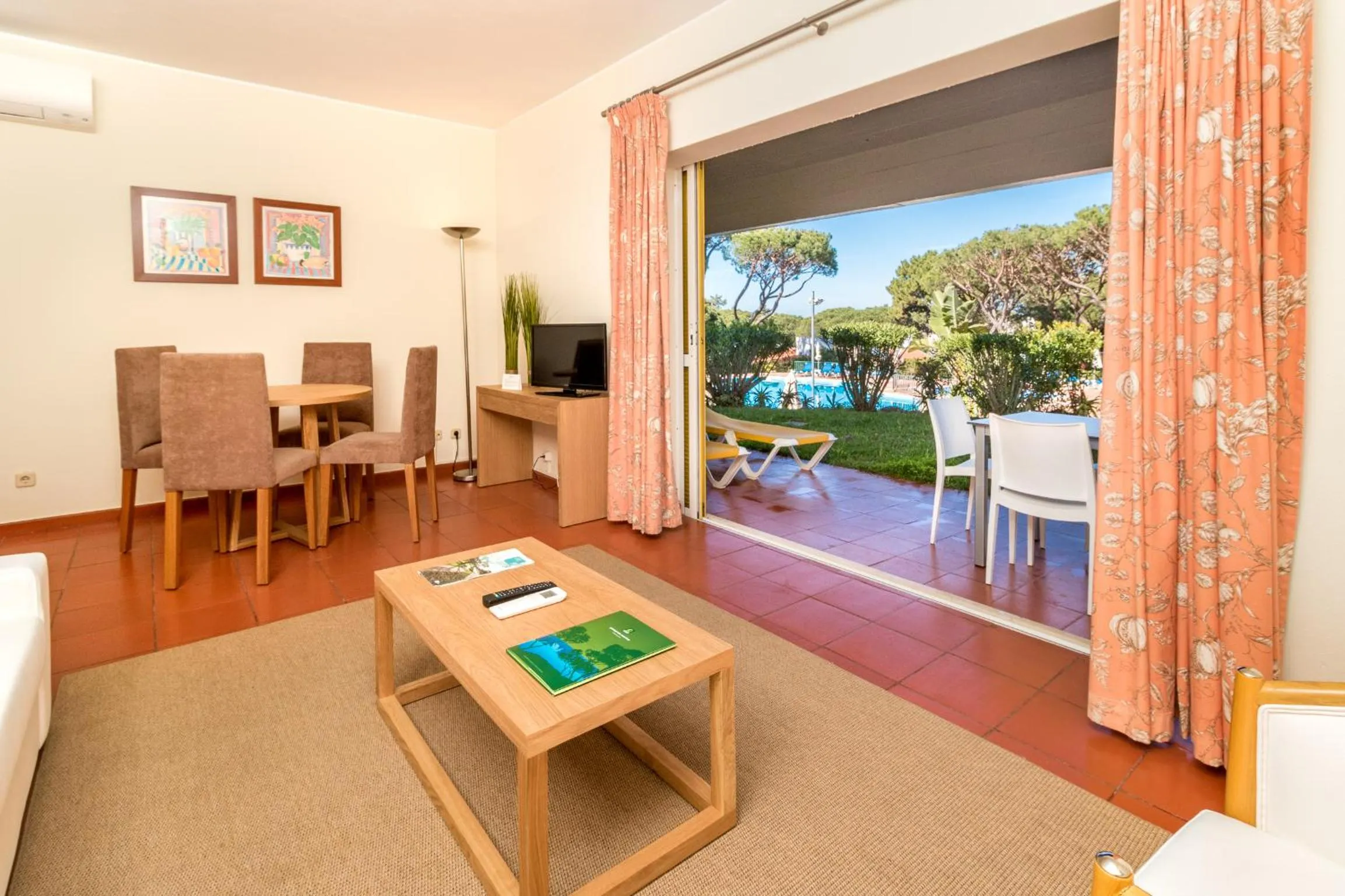 Living room in Apartamentos Turisticos Pinhal Da Marina