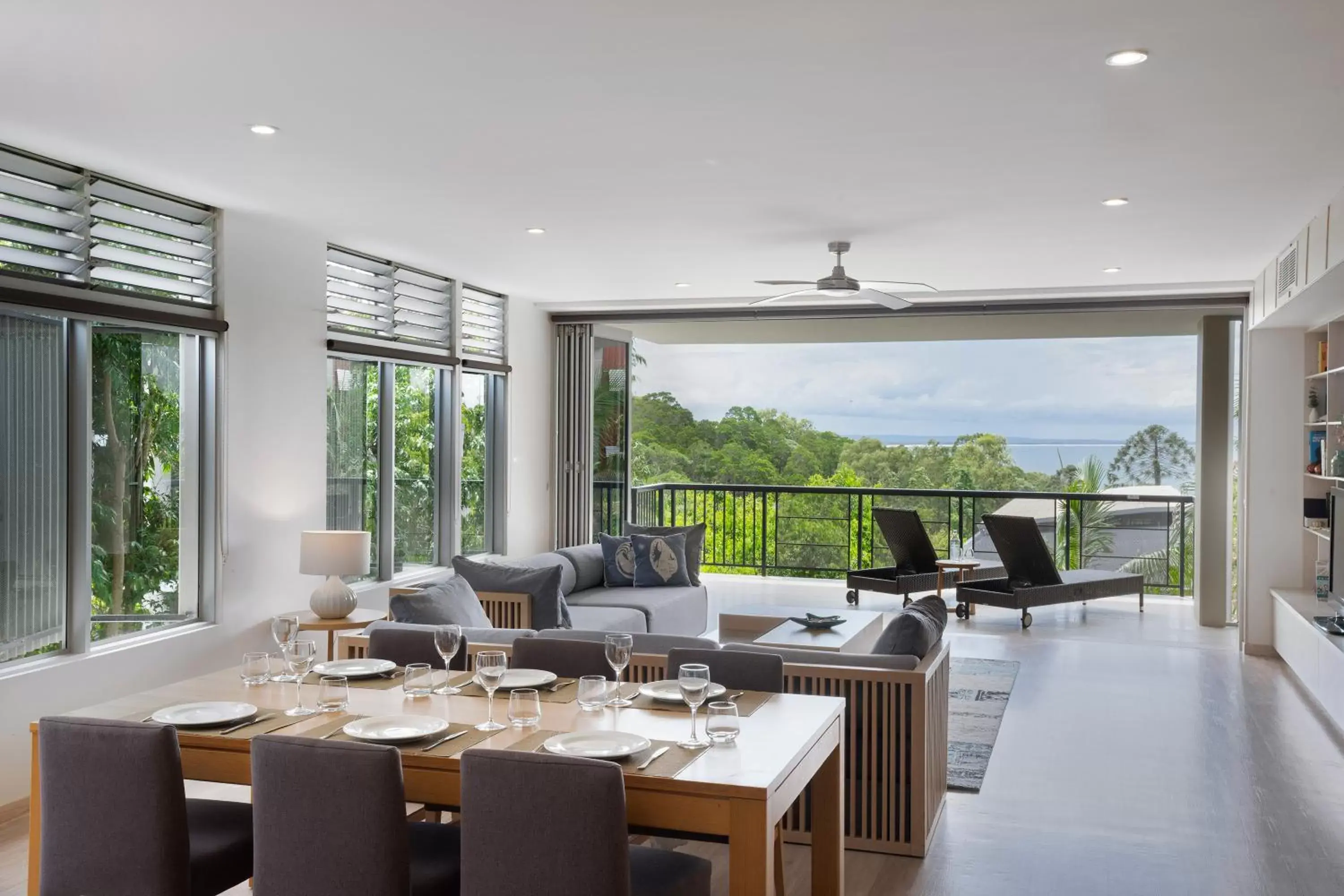 Balcony/Terrace, Restaurant/Places to Eat in Peppers Noosa Resort and Villas