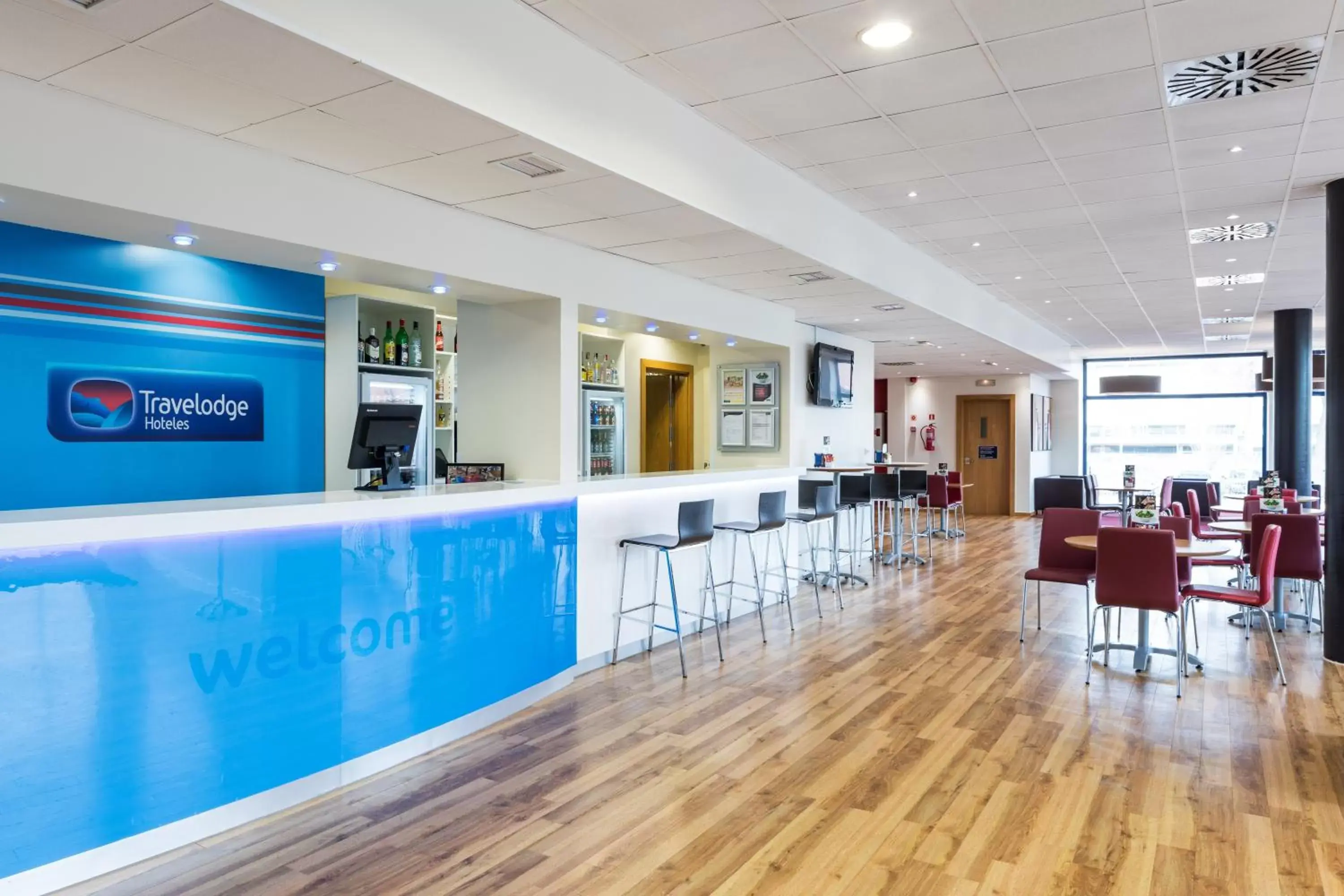 Lobby or reception in Travelodge Barcelona Fira