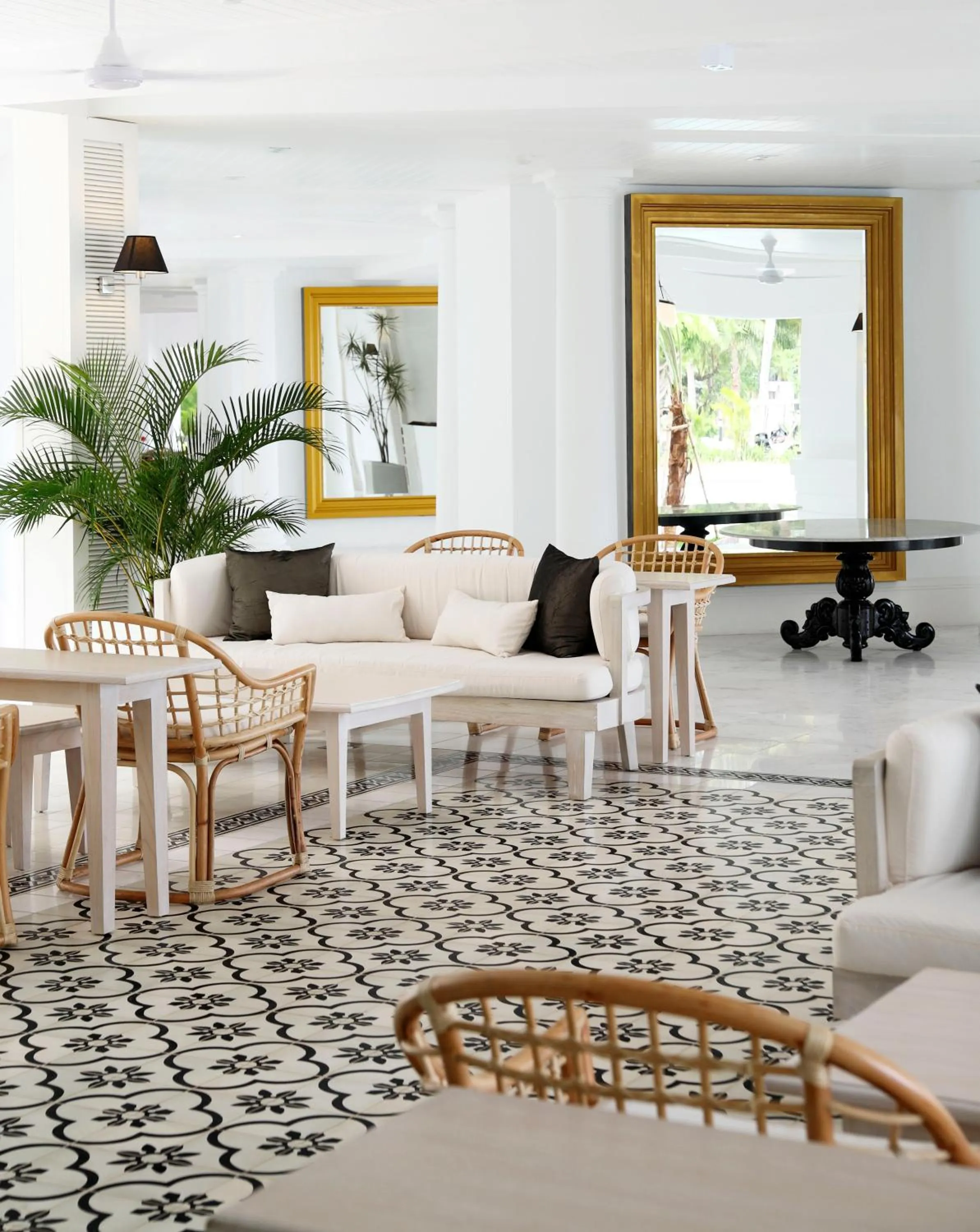 Lobby or reception in Nongsa Point Marina