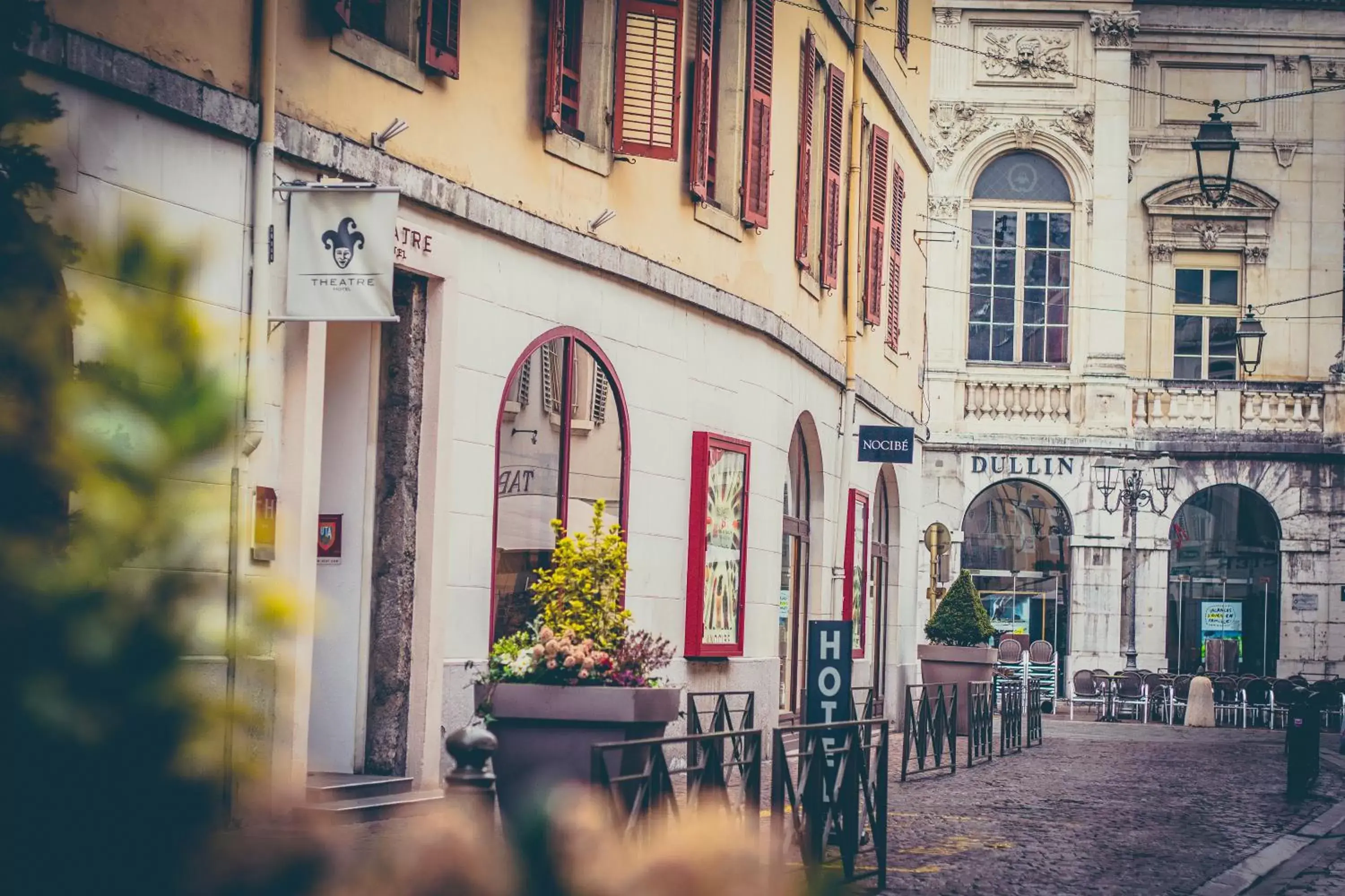 Facade/entrance in Théâtre Hôtel Chambéry