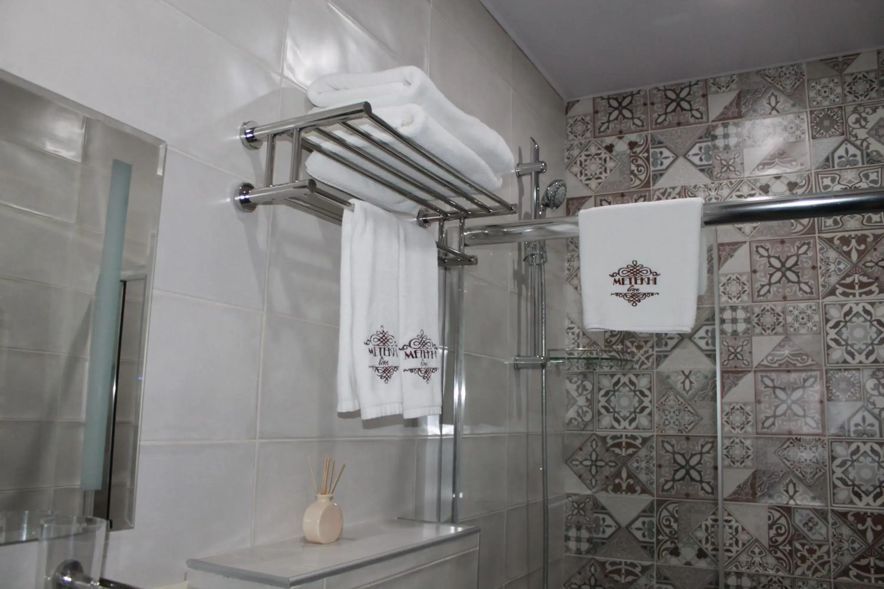 Shower, Bathroom in Hotel Metekhi Line