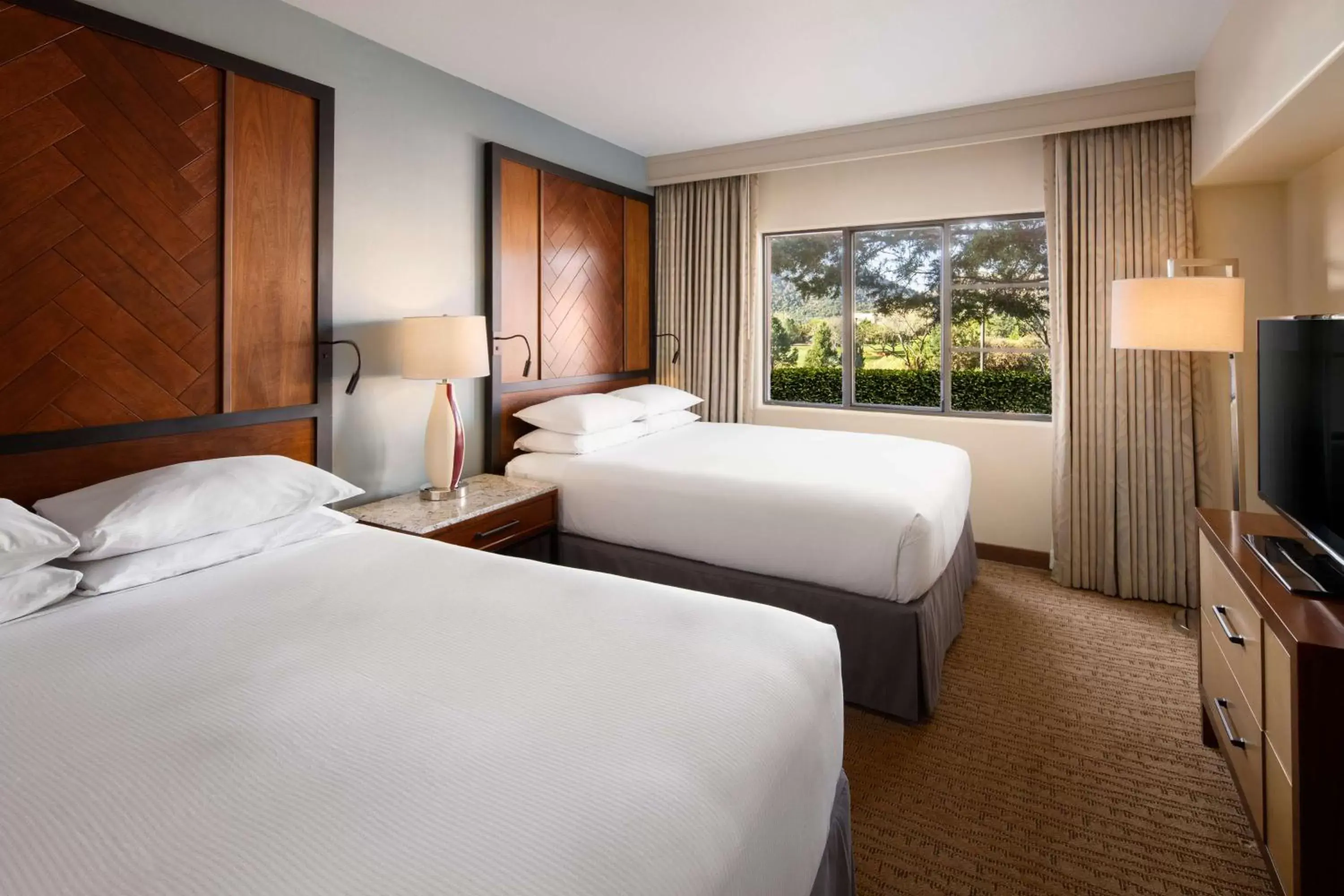 Bedroom, Bed in Hilton Sedona Resort at Bell Rock