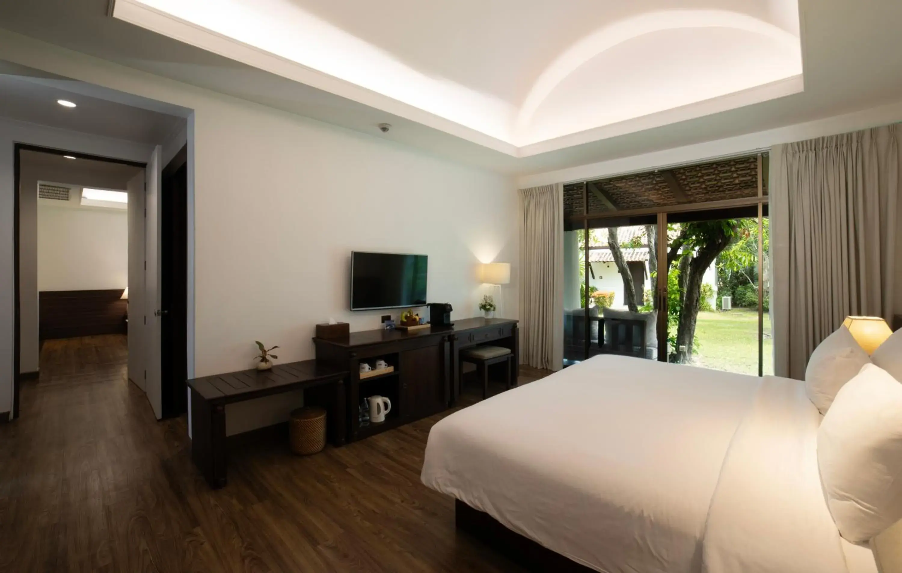 Bedroom, TV/Entertainment Center in Celes Samui