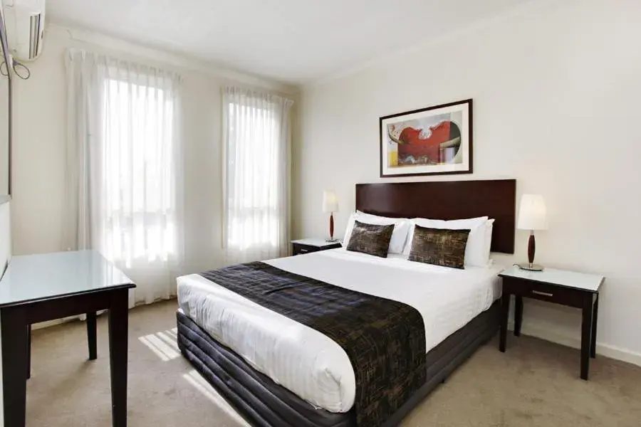 Bed in Comfort Apartments Royal Gardens