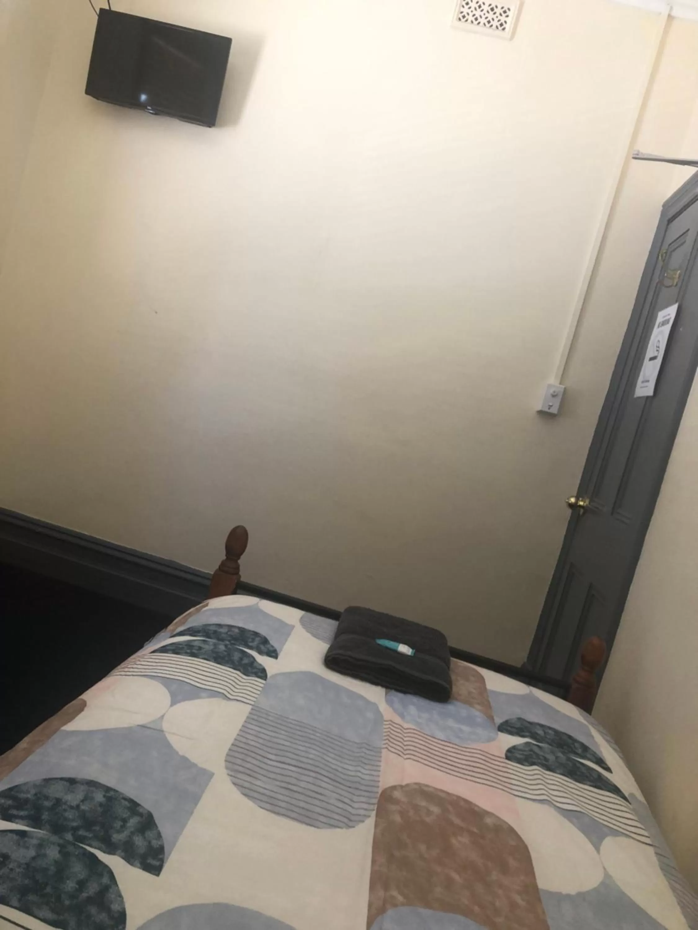 Bed in Cornucopia hotel