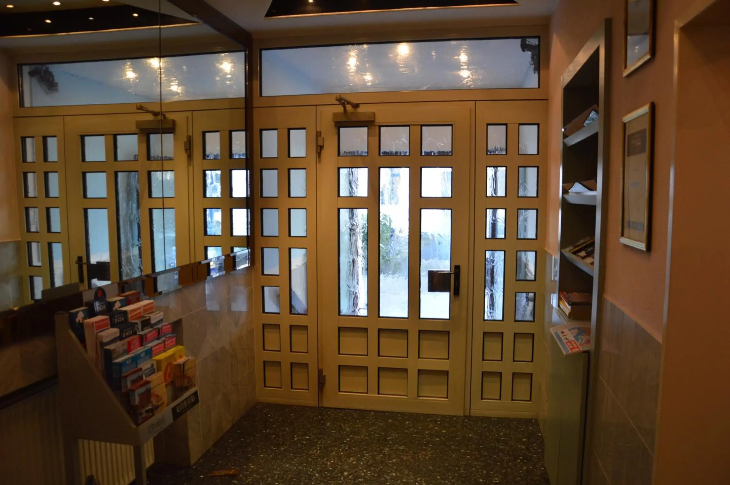 Lobby or reception, Nearby Landmark in Steens Hotel