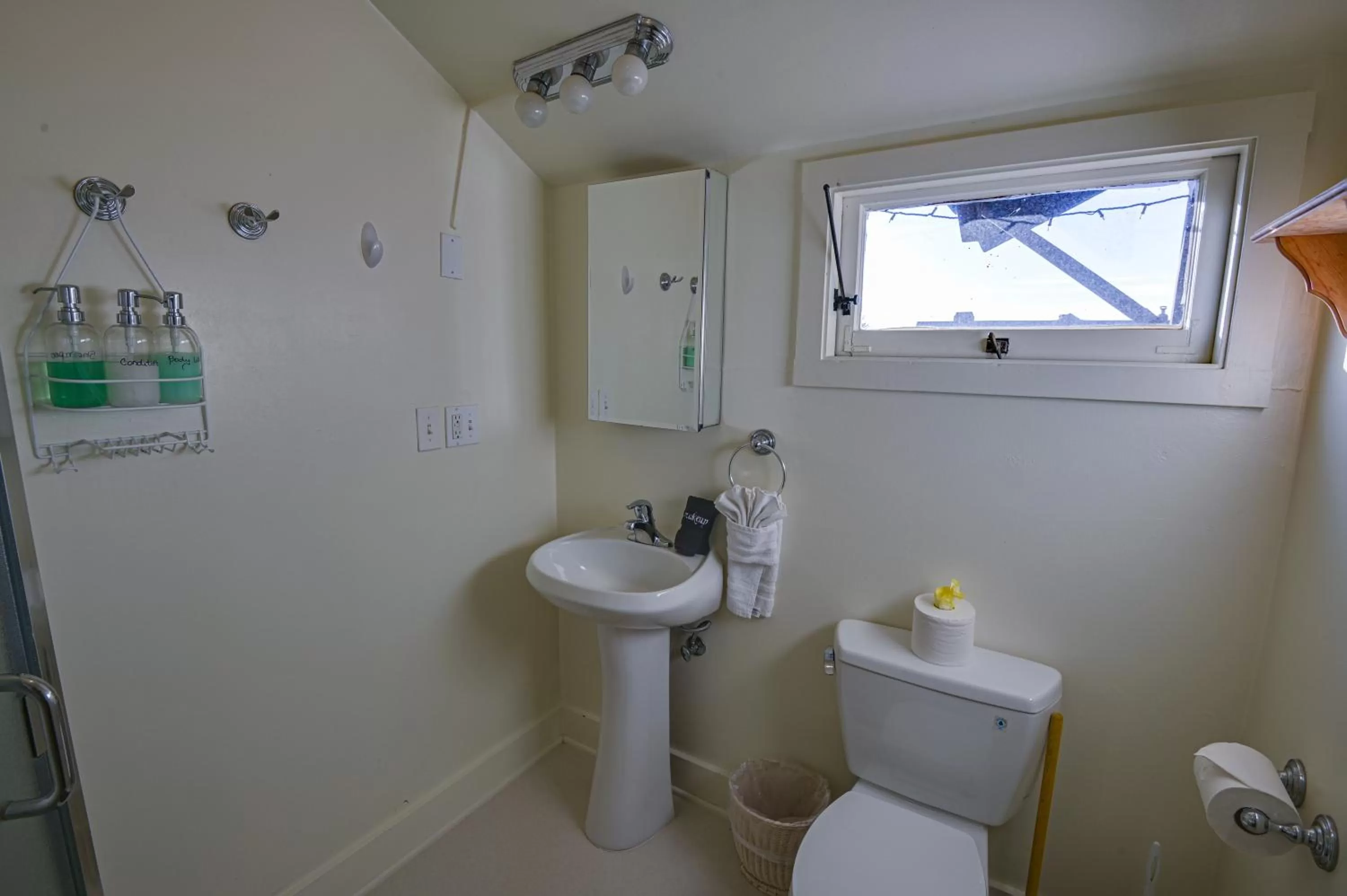 Shower in The Captains Quarters