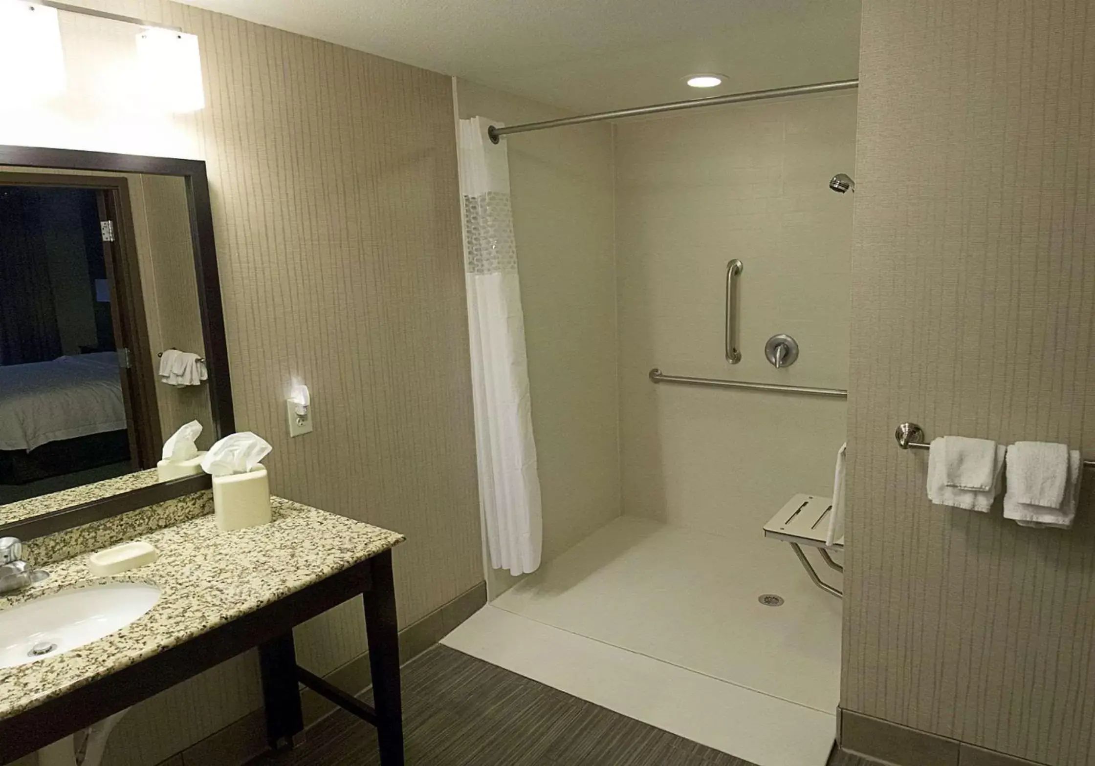 Bathroom in Hampton Inn & Suites Bismarck Northwest