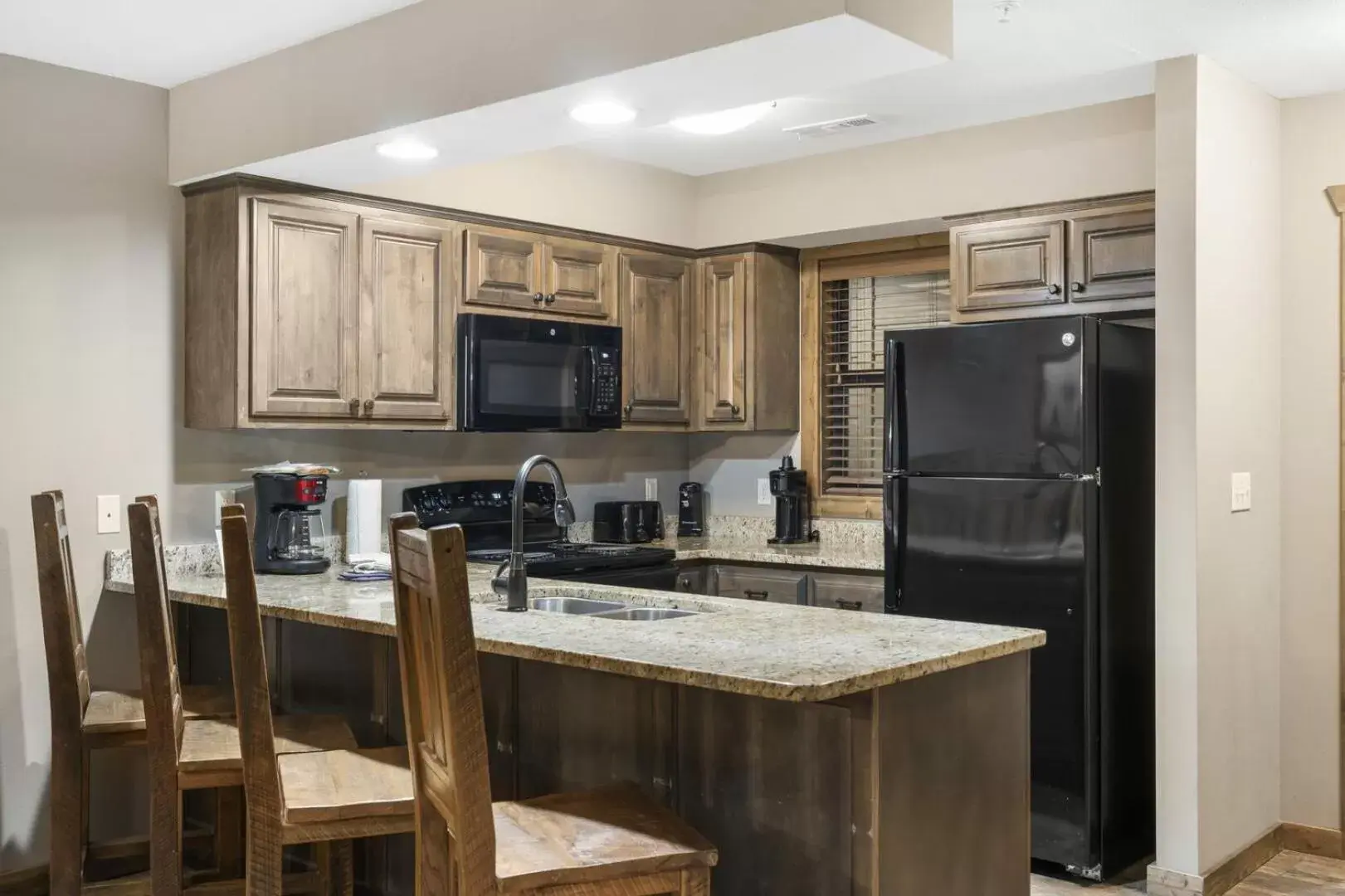 Kitchen or kitchenette, Kitchen/Kitchenette in Table Rock Resorts at Indian Point