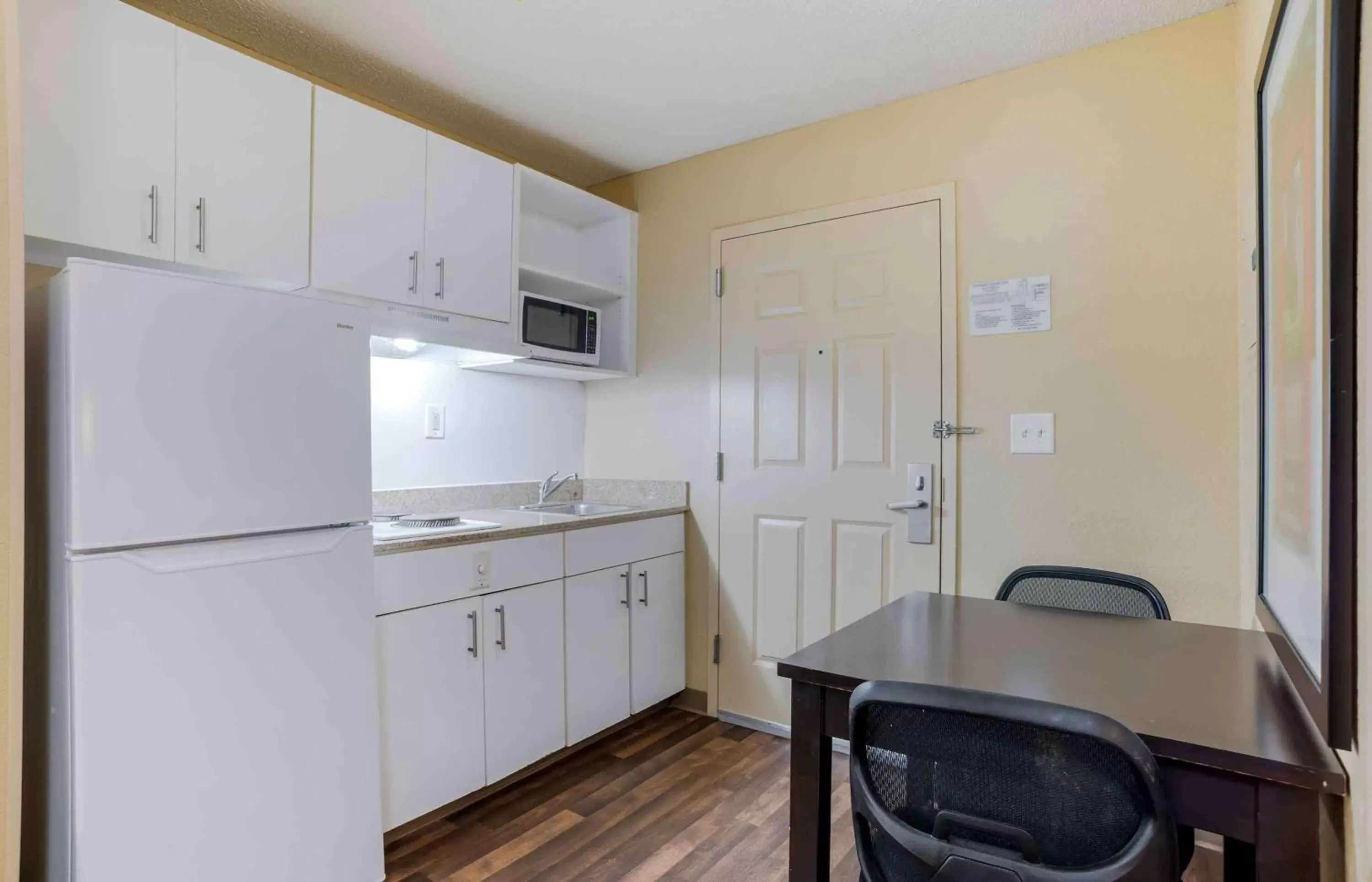 Bedroom, Kitchen/Kitchenette in Extended Stay America Suites - Destin - US 98 - Emerald Coast Pkwy