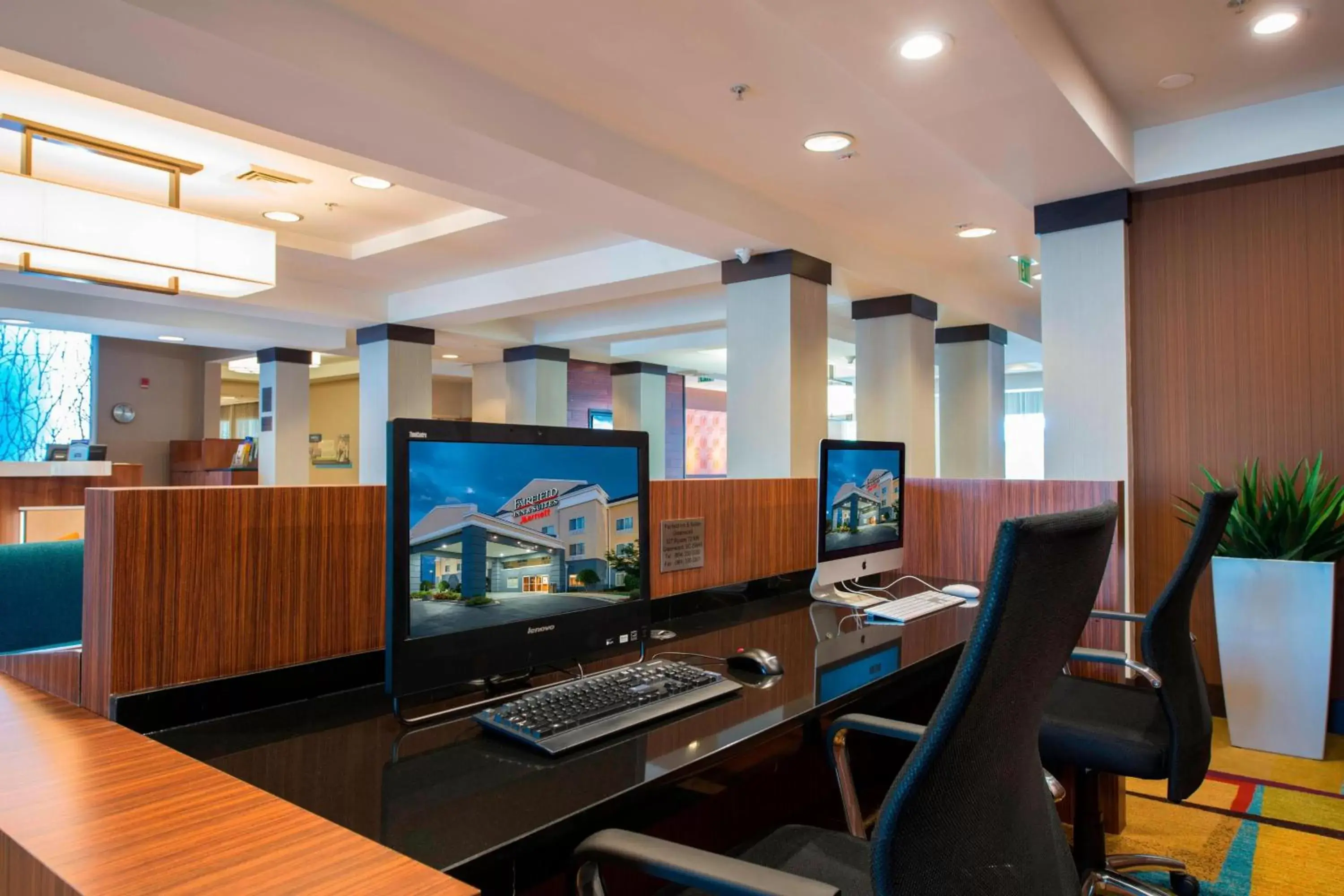 Business facilities in Fairfield Inn & Suites by Marriott Greenwood