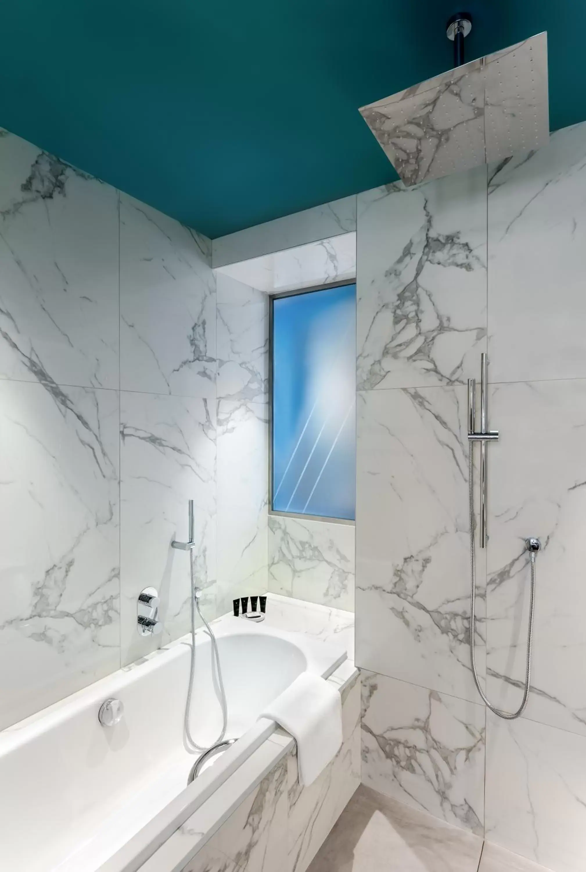 Shower, Bathroom in Hyatt Centric Jumeirah Dubai