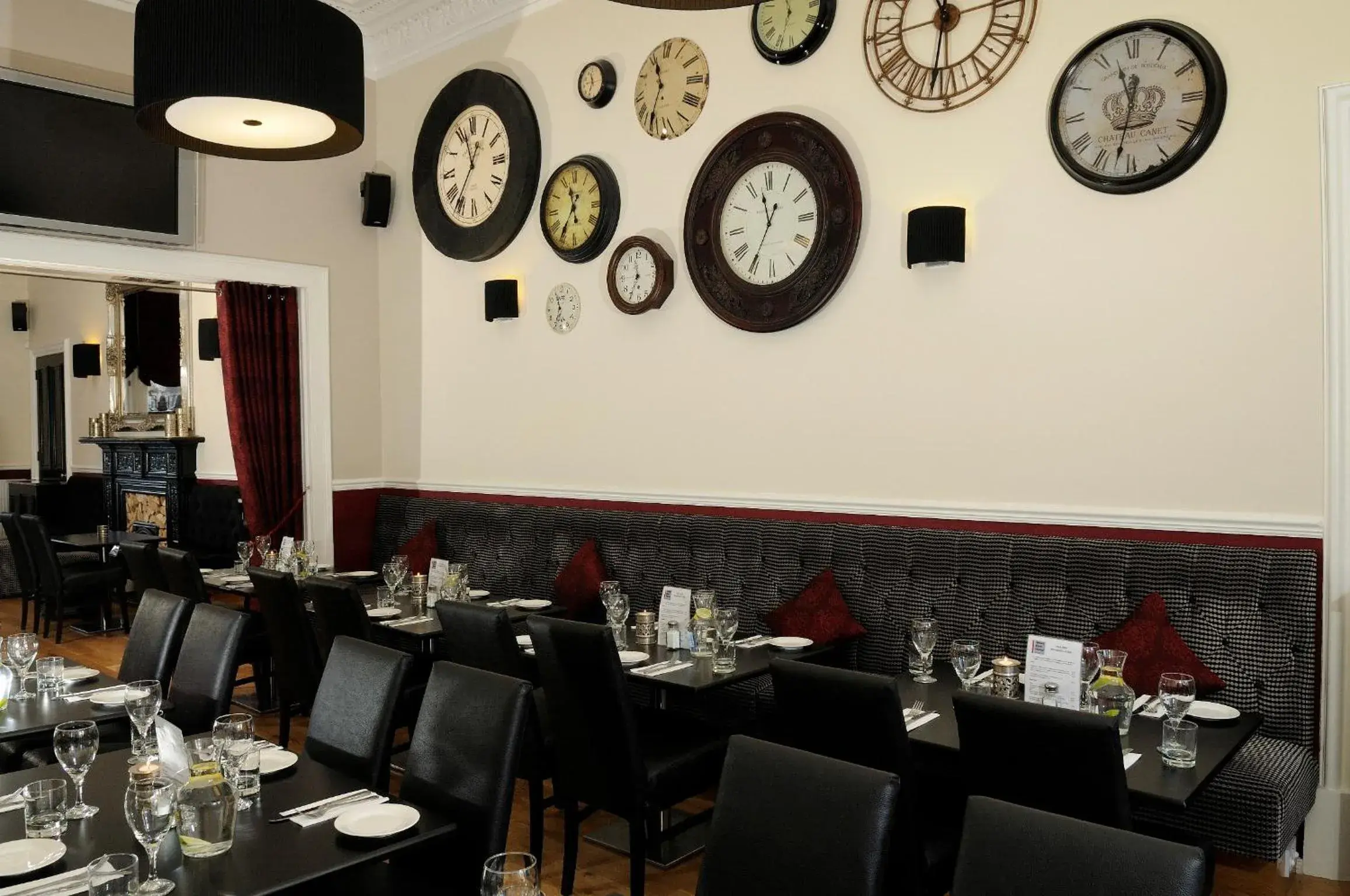 Lounge or bar, Restaurant/Places to Eat in West End Hotel