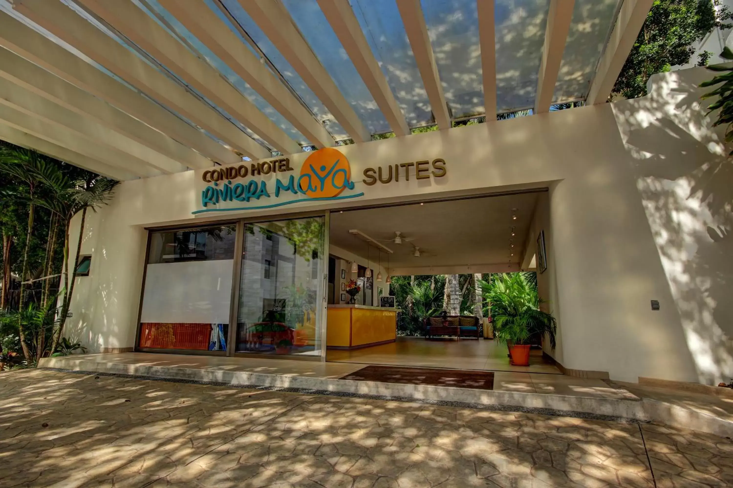 Facade/entrance in Riviera Maya Suites